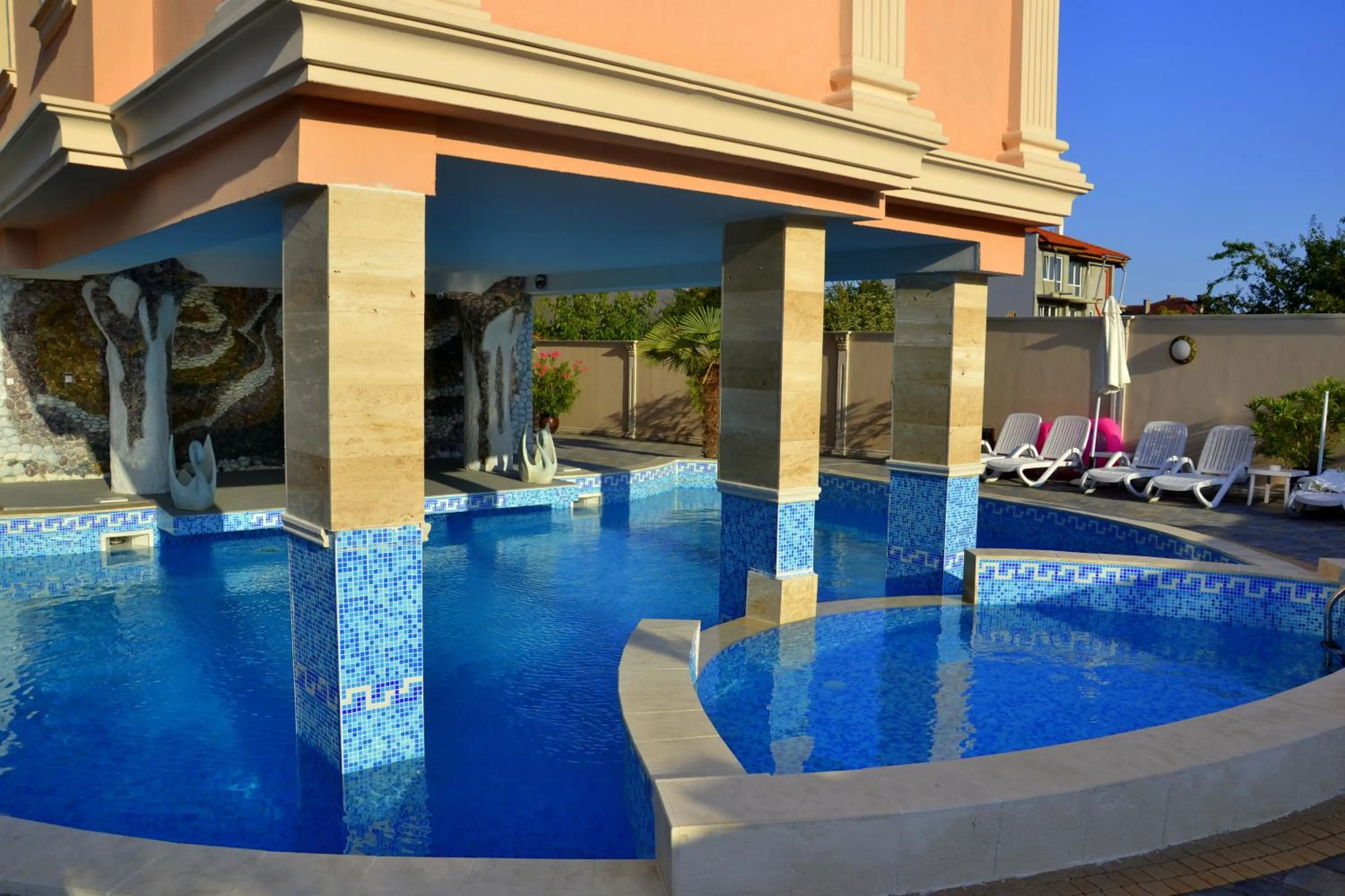 Swimming pool in Sirena Palace Family Hotel