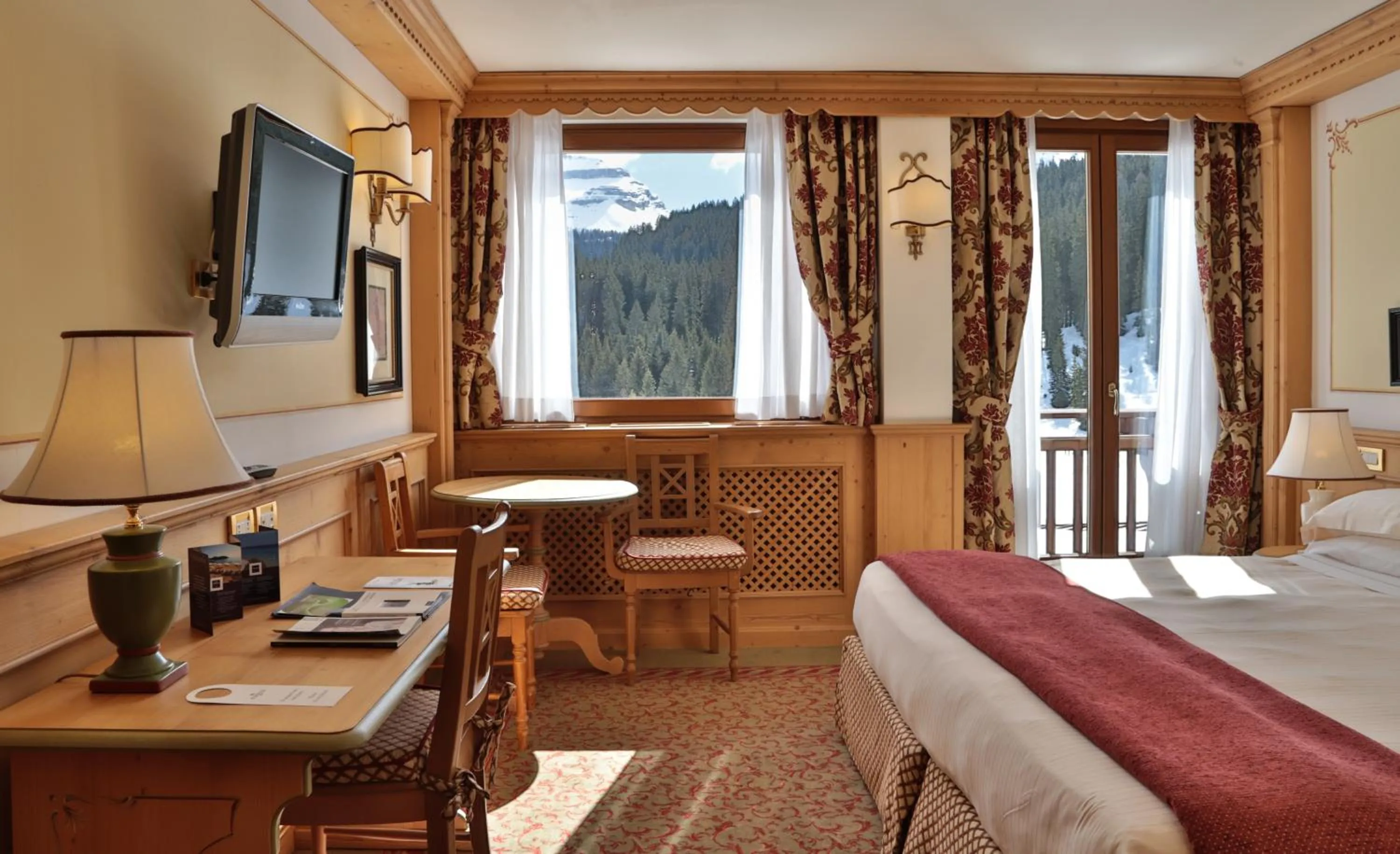Photo of the whole room, Bed in TH Madonna di Campiglio | Golf Hotel