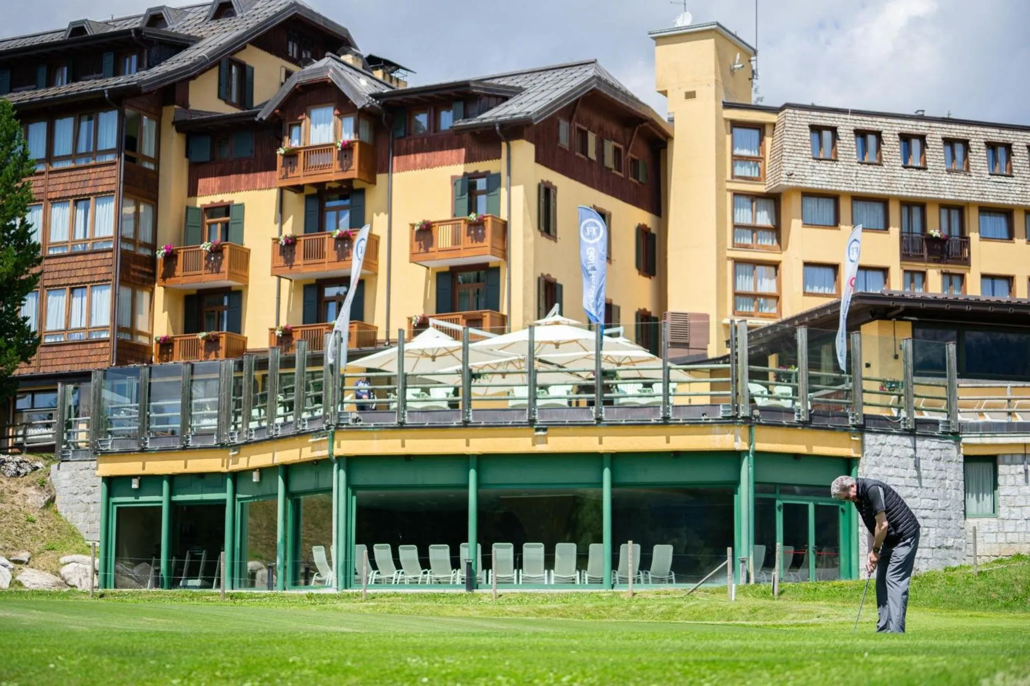 Property building in TH Madonna di Campiglio | Golf Hotel