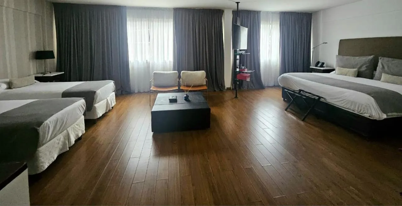 Bed in Be Hollywood!