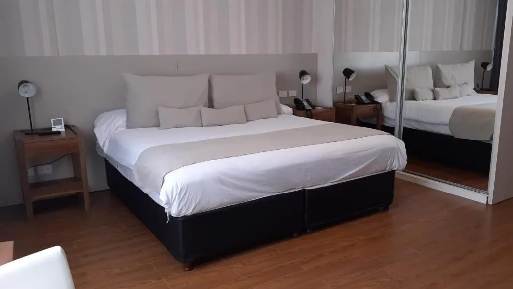 Bed in Be Hollywood!