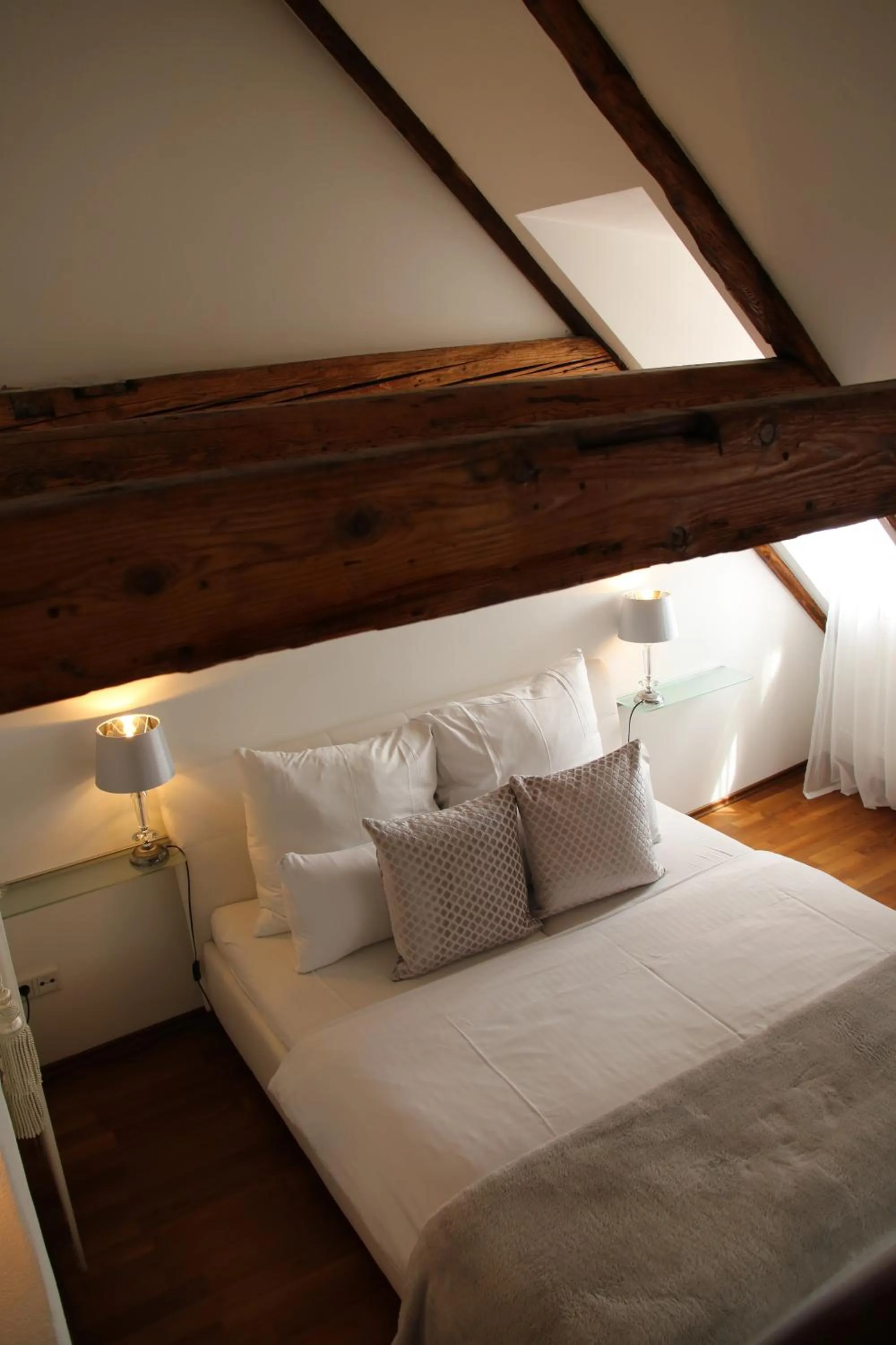 Bed in L'Ostello Altstadthotel