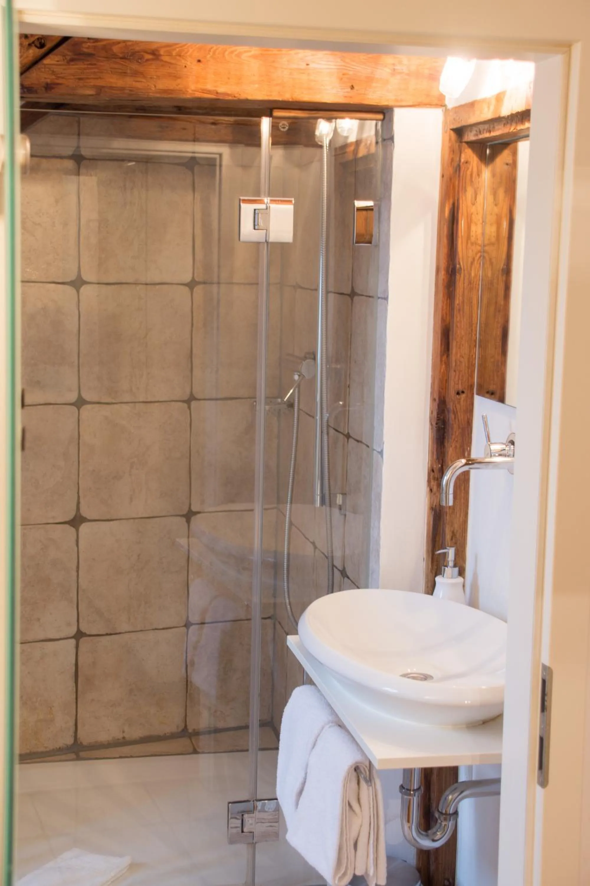 Bathroom in L'Ostello Altstadthotel