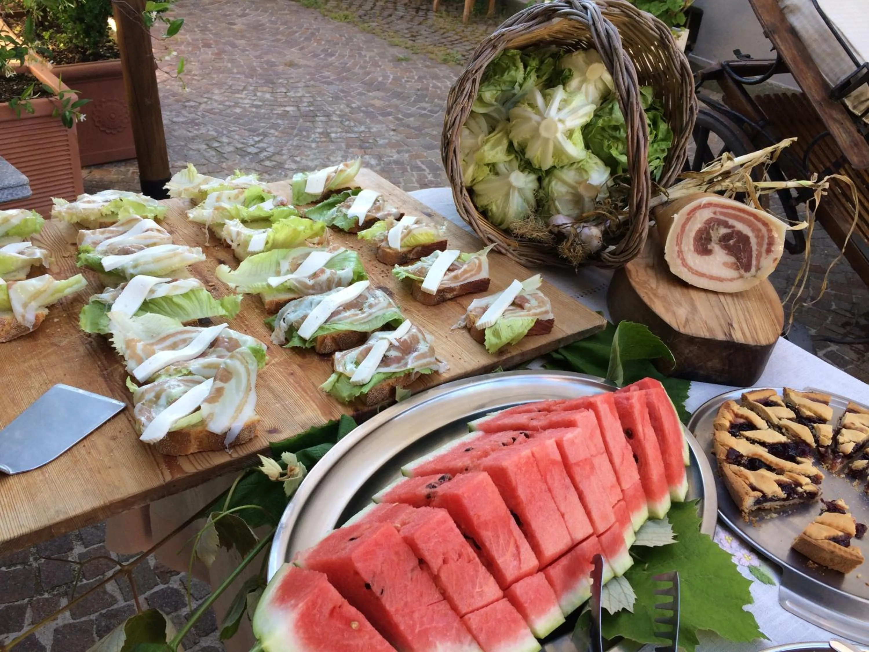 Continental breakfast in Nido Verde