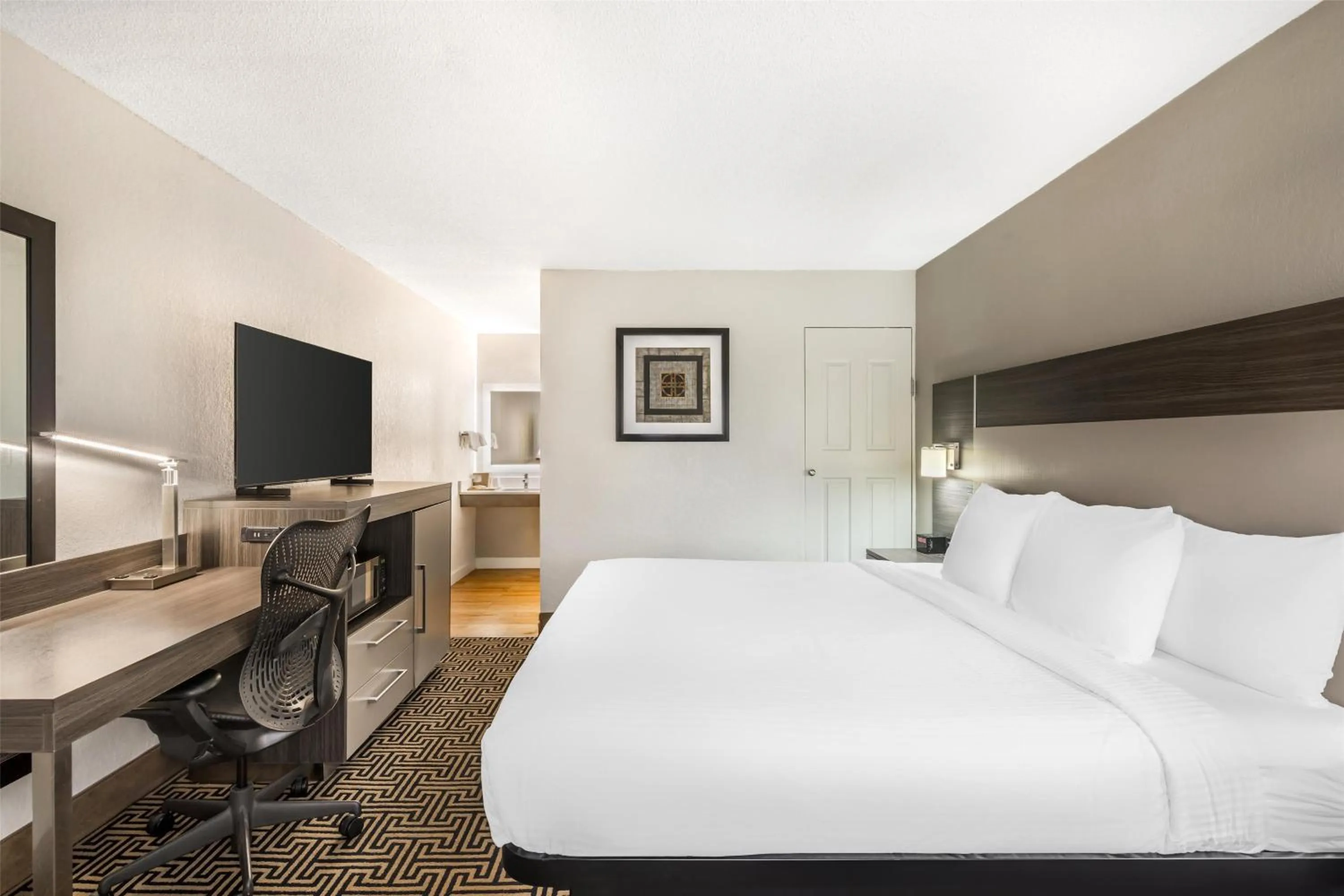 Bedroom, Bed in Best Western Central Inn