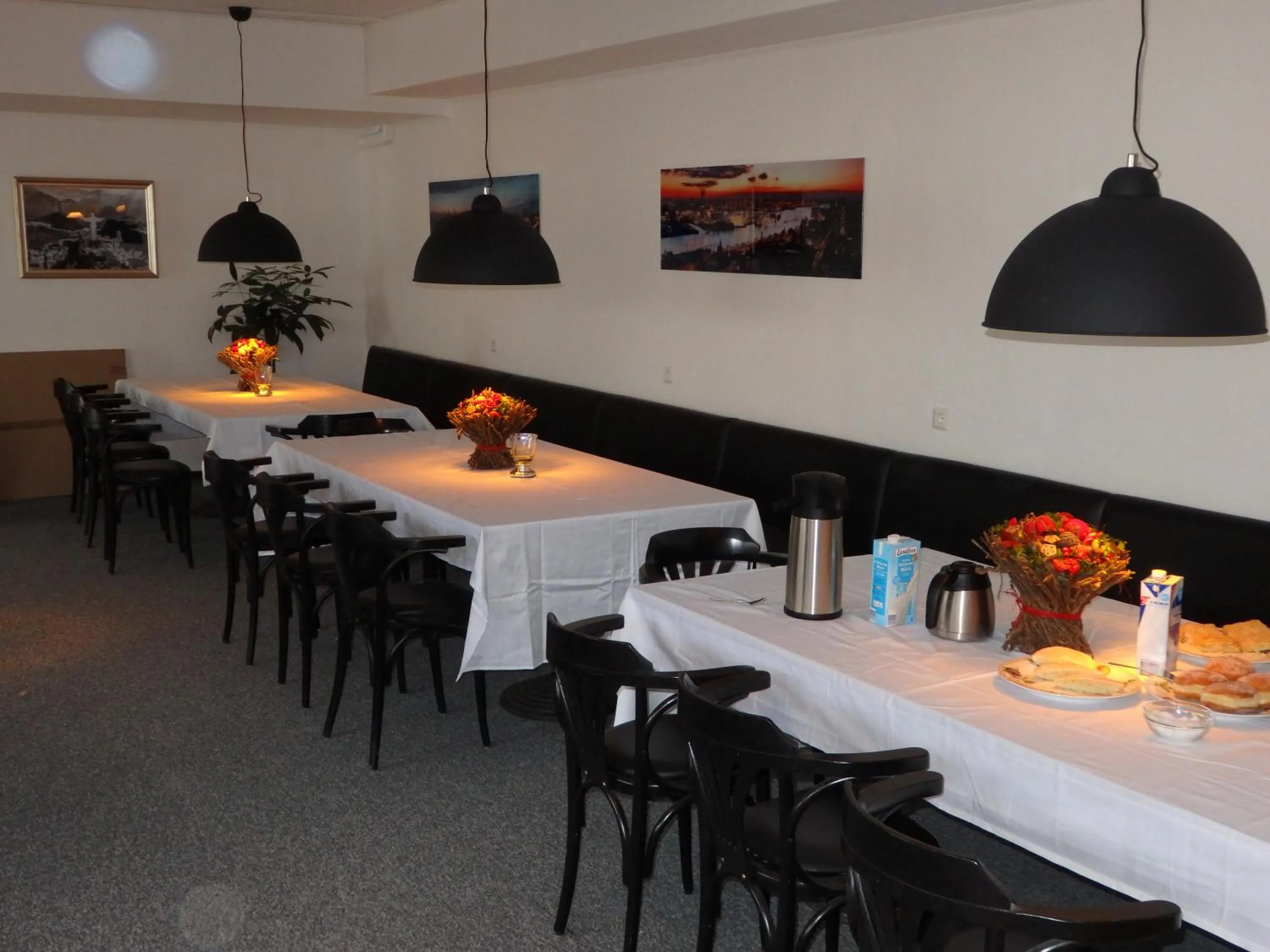 Restaurant/places to eat in Zur Saale