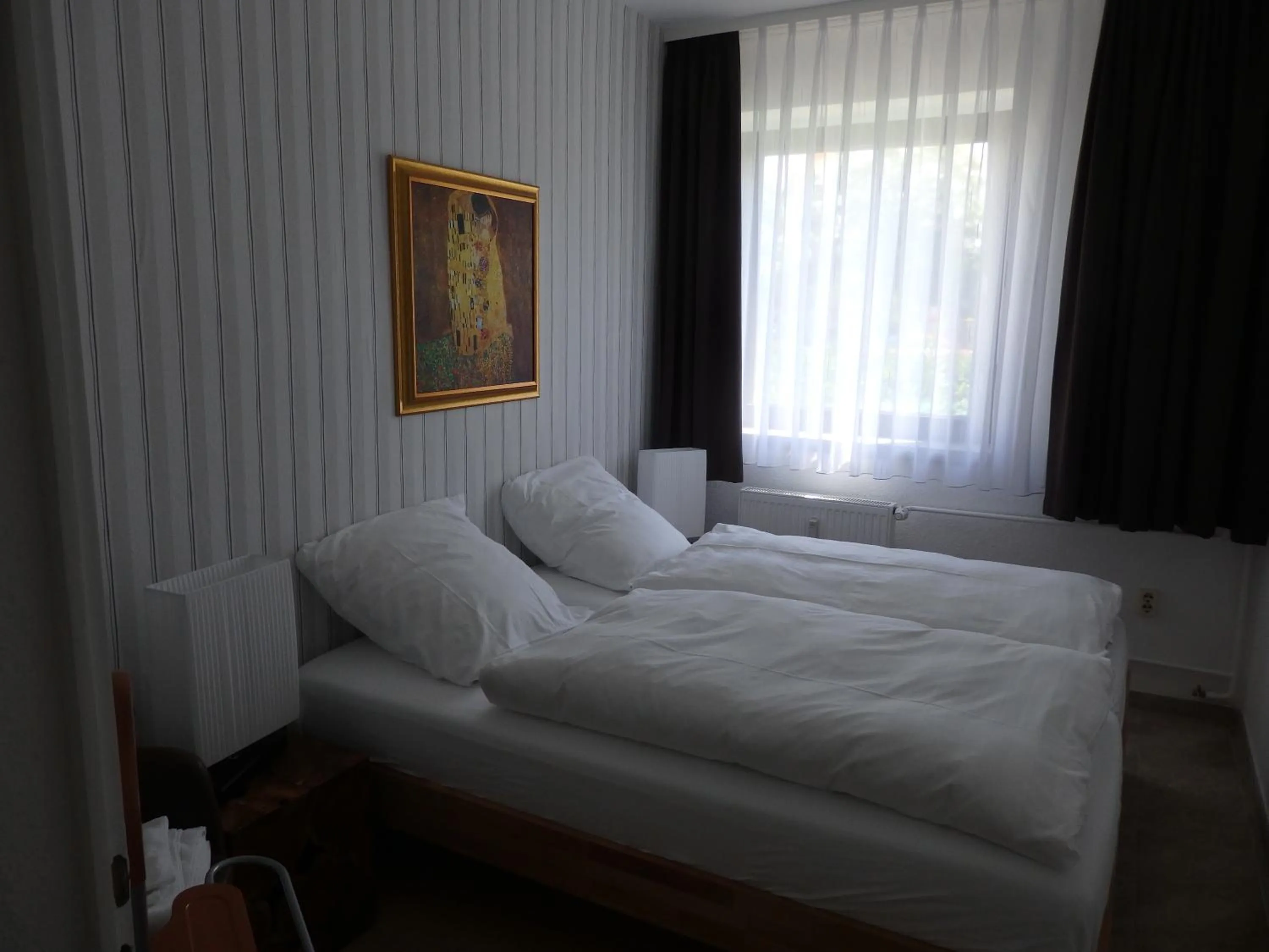 Photo of the whole room, Bed in Zur Saale