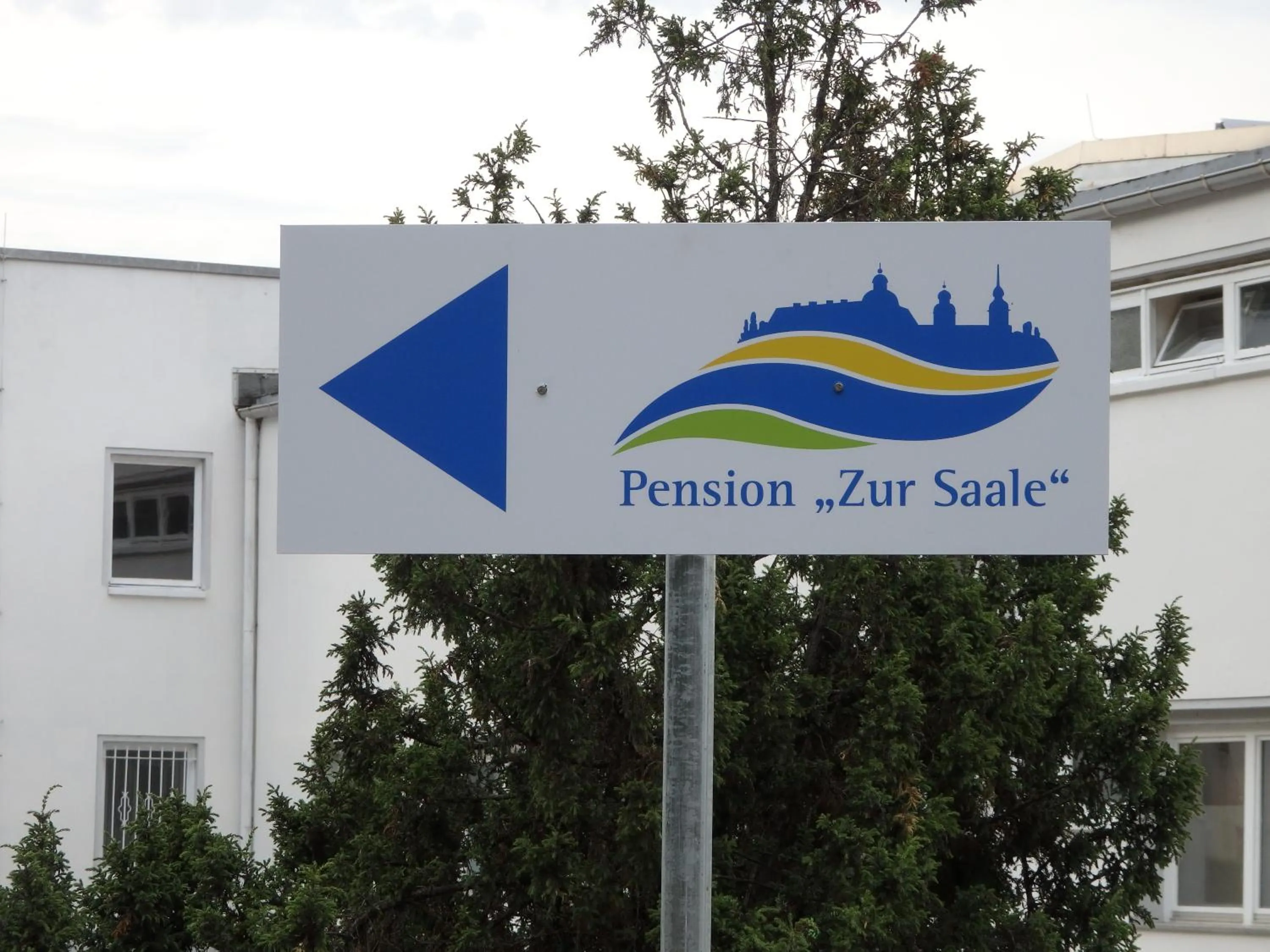 Property logo or sign in Zur Saale