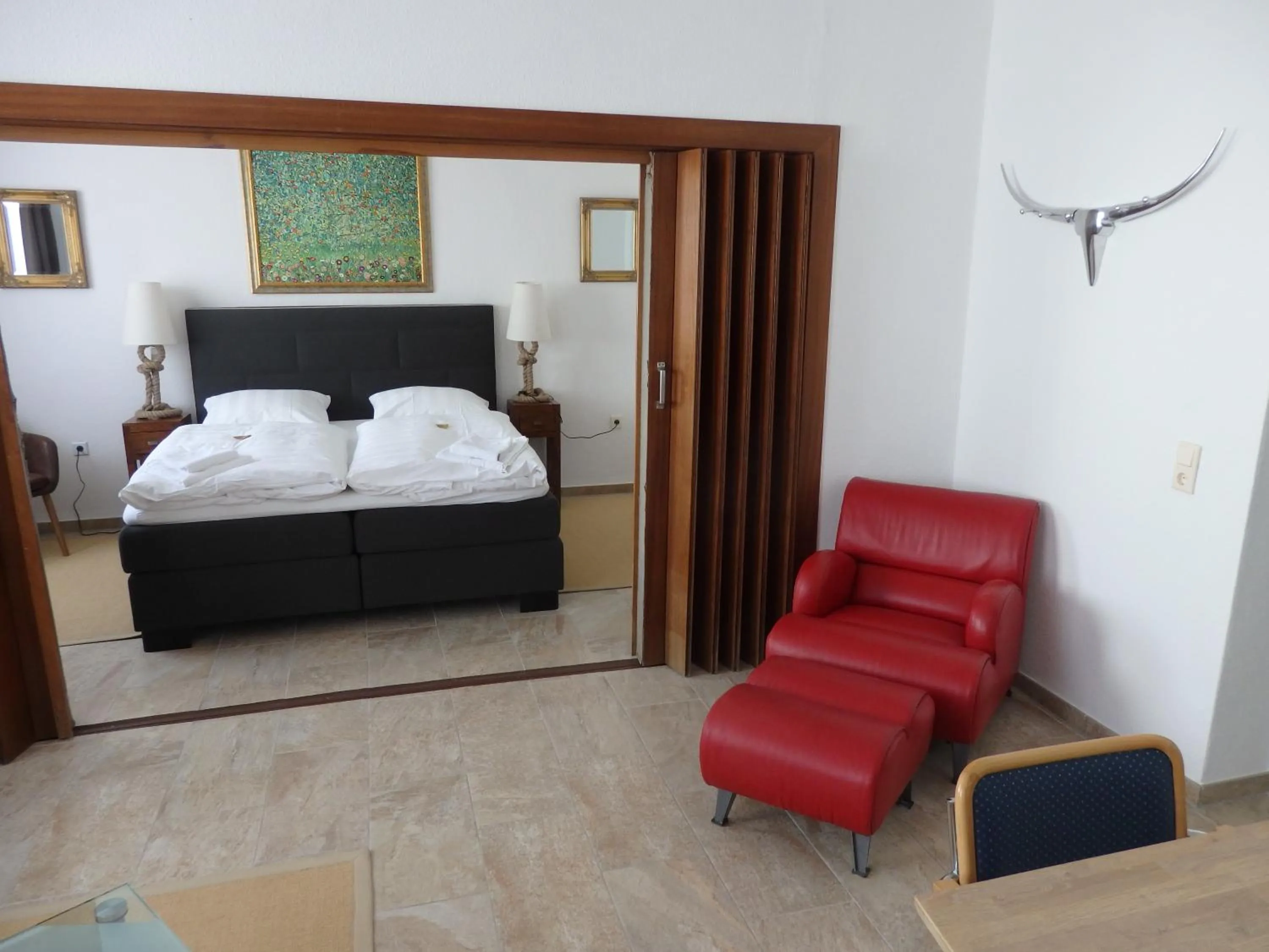 Photo of the whole room, Bed in Zur Saale