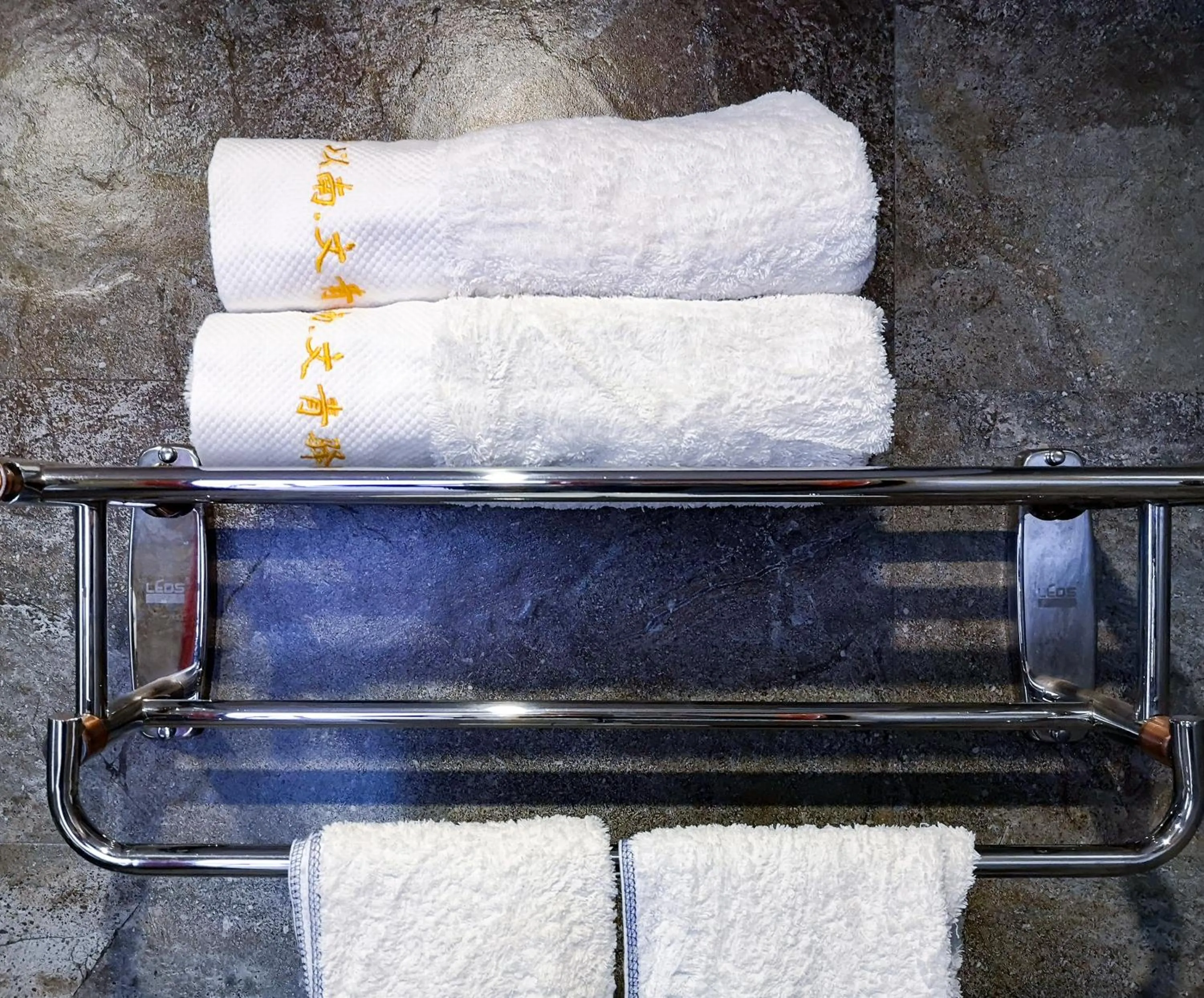 Swimming pool in Zhangjiajie Nanfang Yinan Hotel