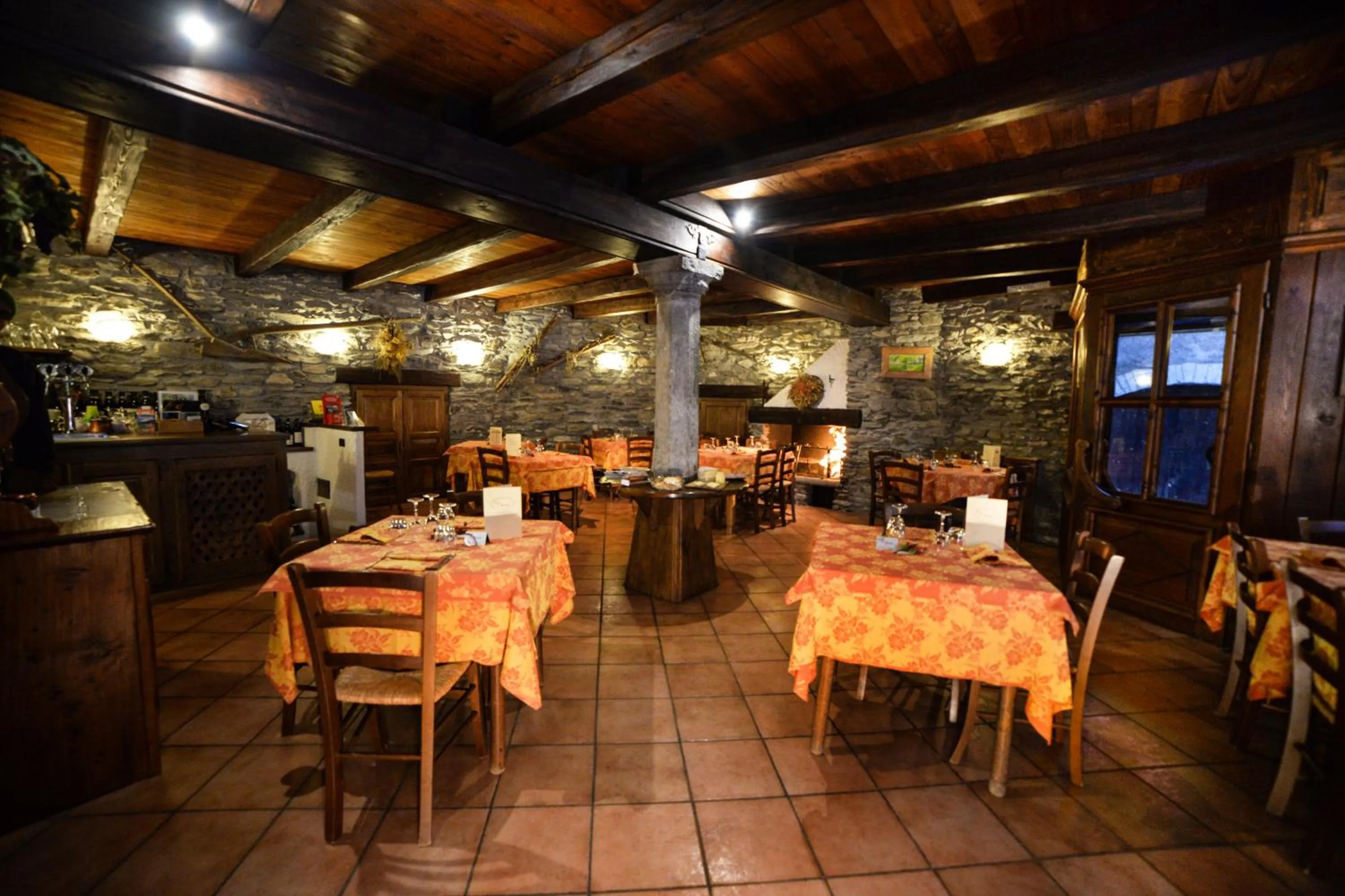 Restaurant/places to eat in Chalet Della Guida