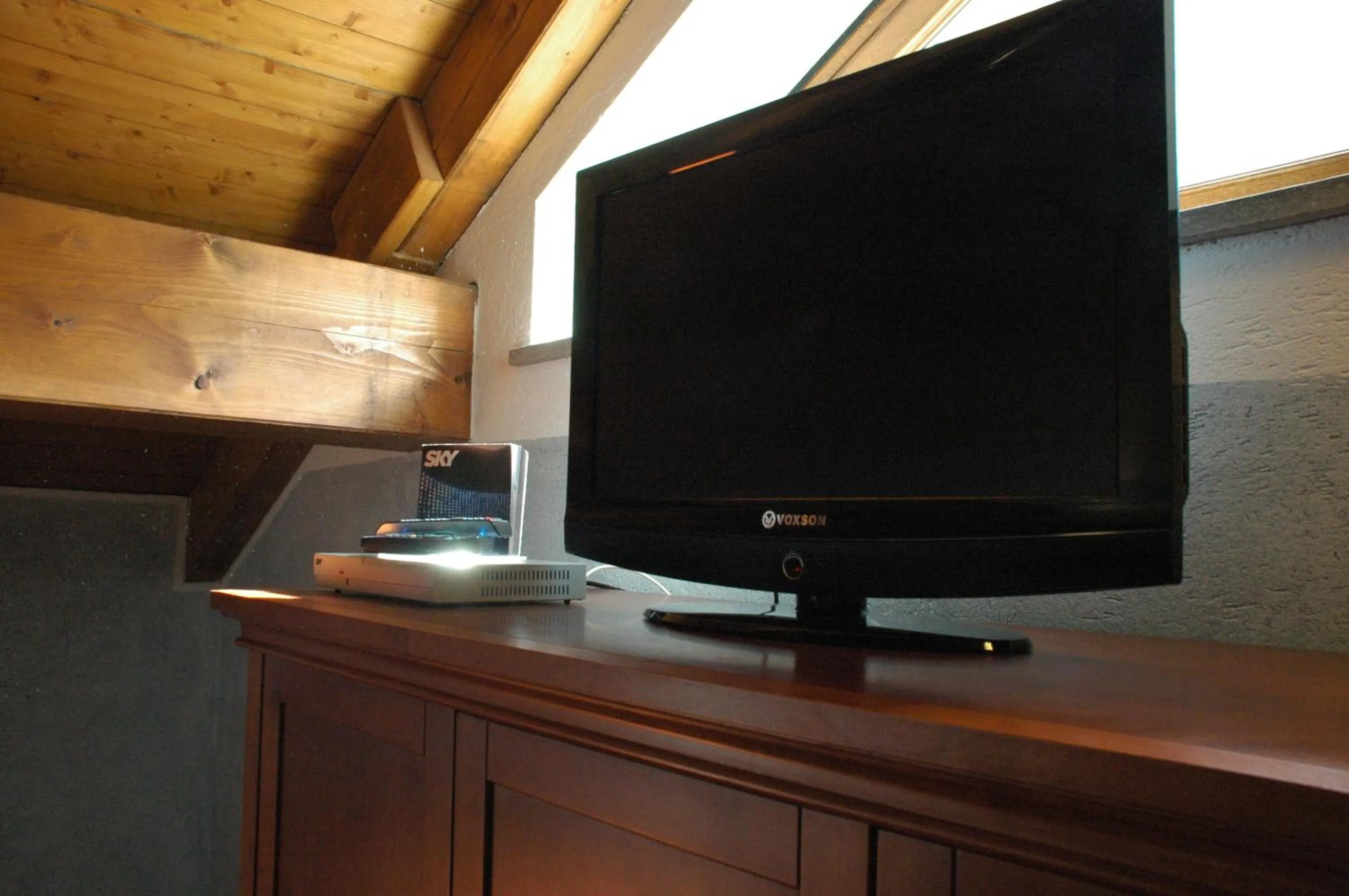 TV and multimedia in Hotel Clari
