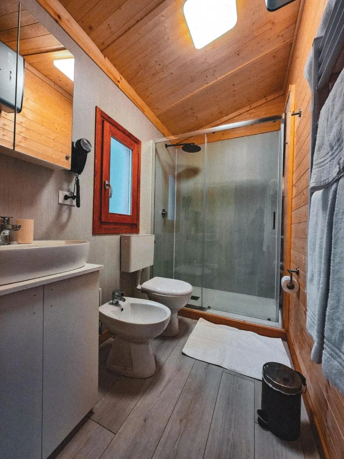 Shower in Hotel Clari