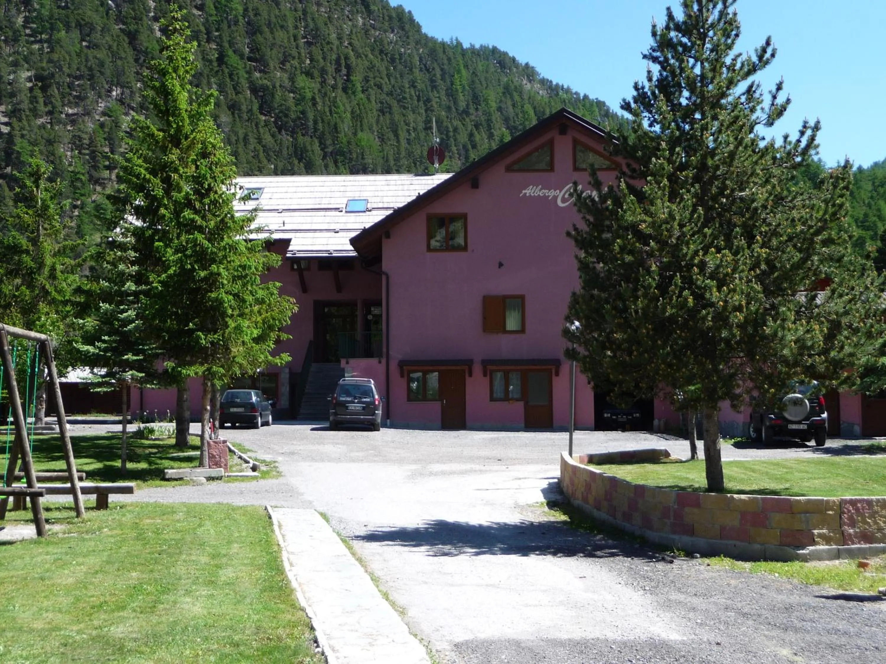Facade/entrance in Hotel Clari