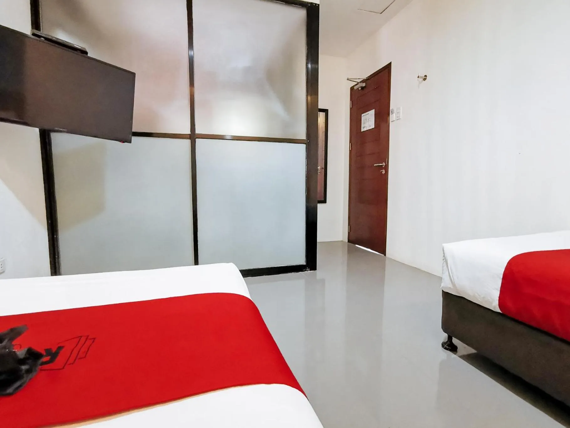 TV and multimedia, Bed in RedDoorz near Trade School Gensan
