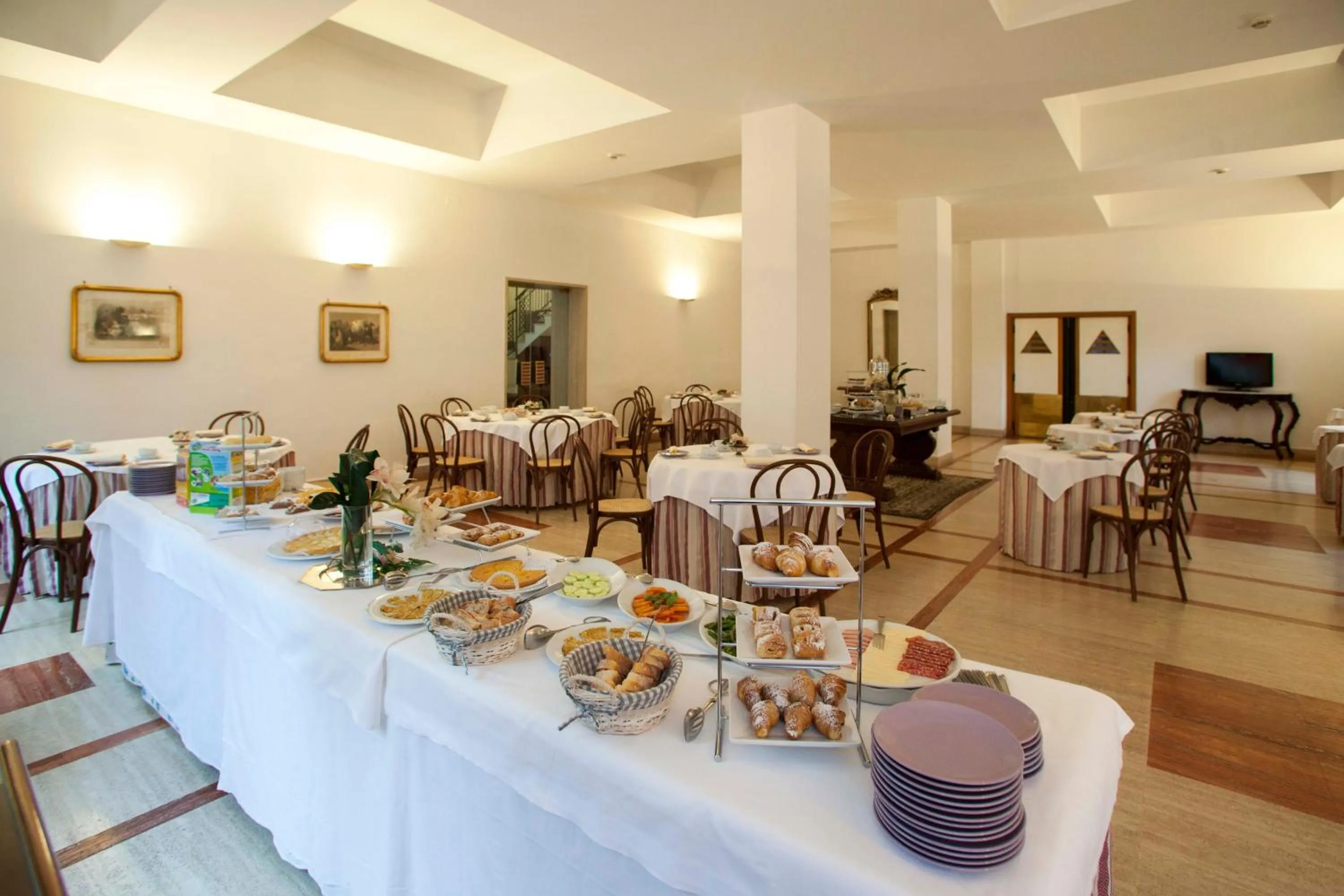 Restaurant/places to eat in Hotel Victoria Maiorino