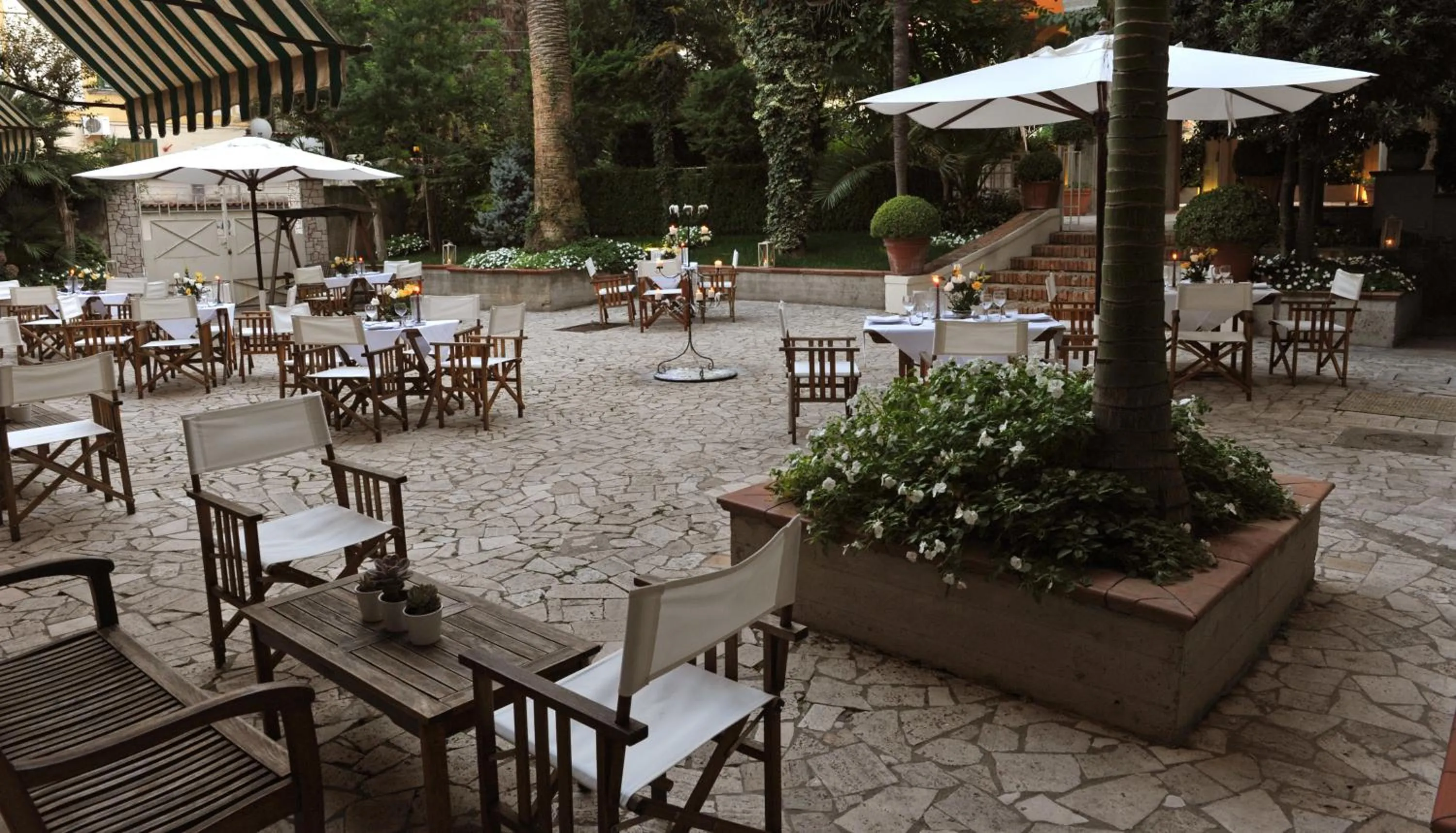 Restaurant/places to eat in Hotel Victoria Maiorino