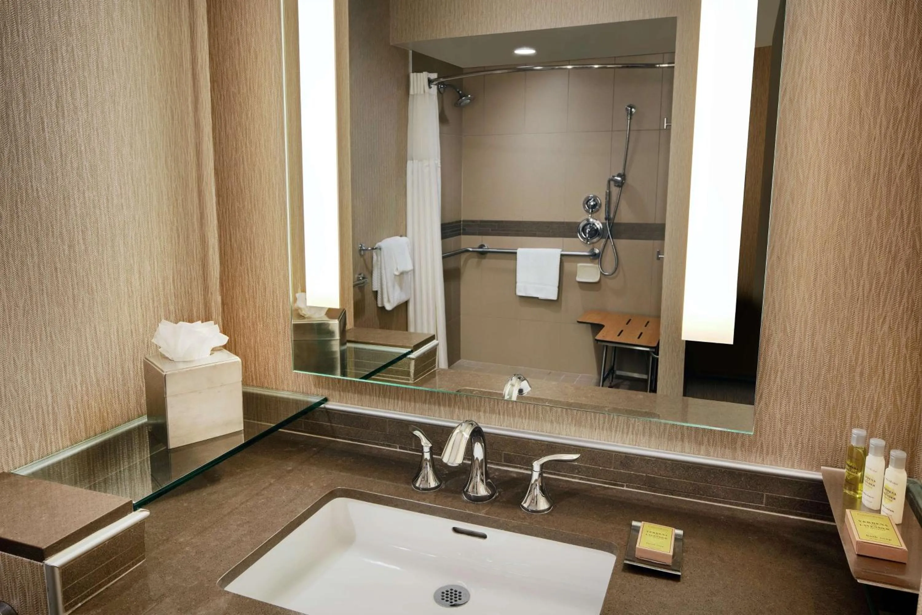 Bathroom in DoubleTree by Hilton Sonoma Wine Country