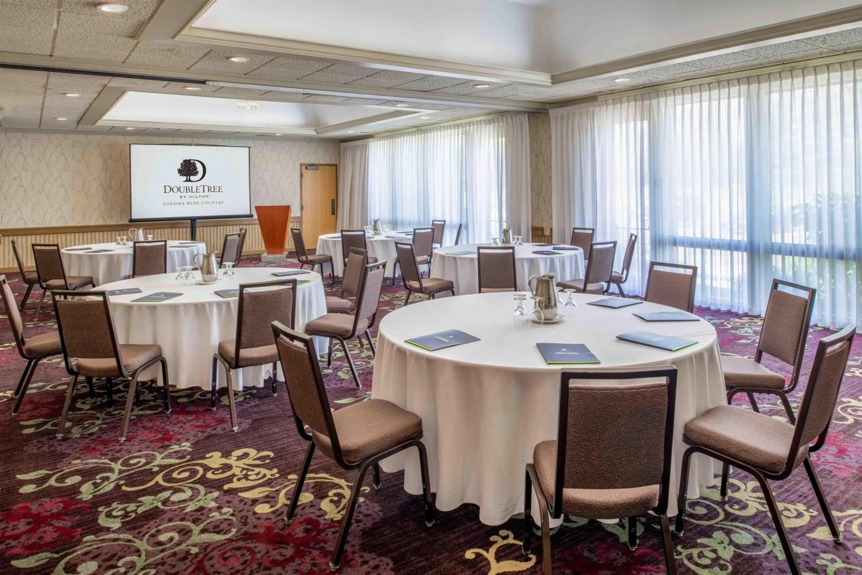 Meeting/conference room in DoubleTree by Hilton Sonoma Wine Country