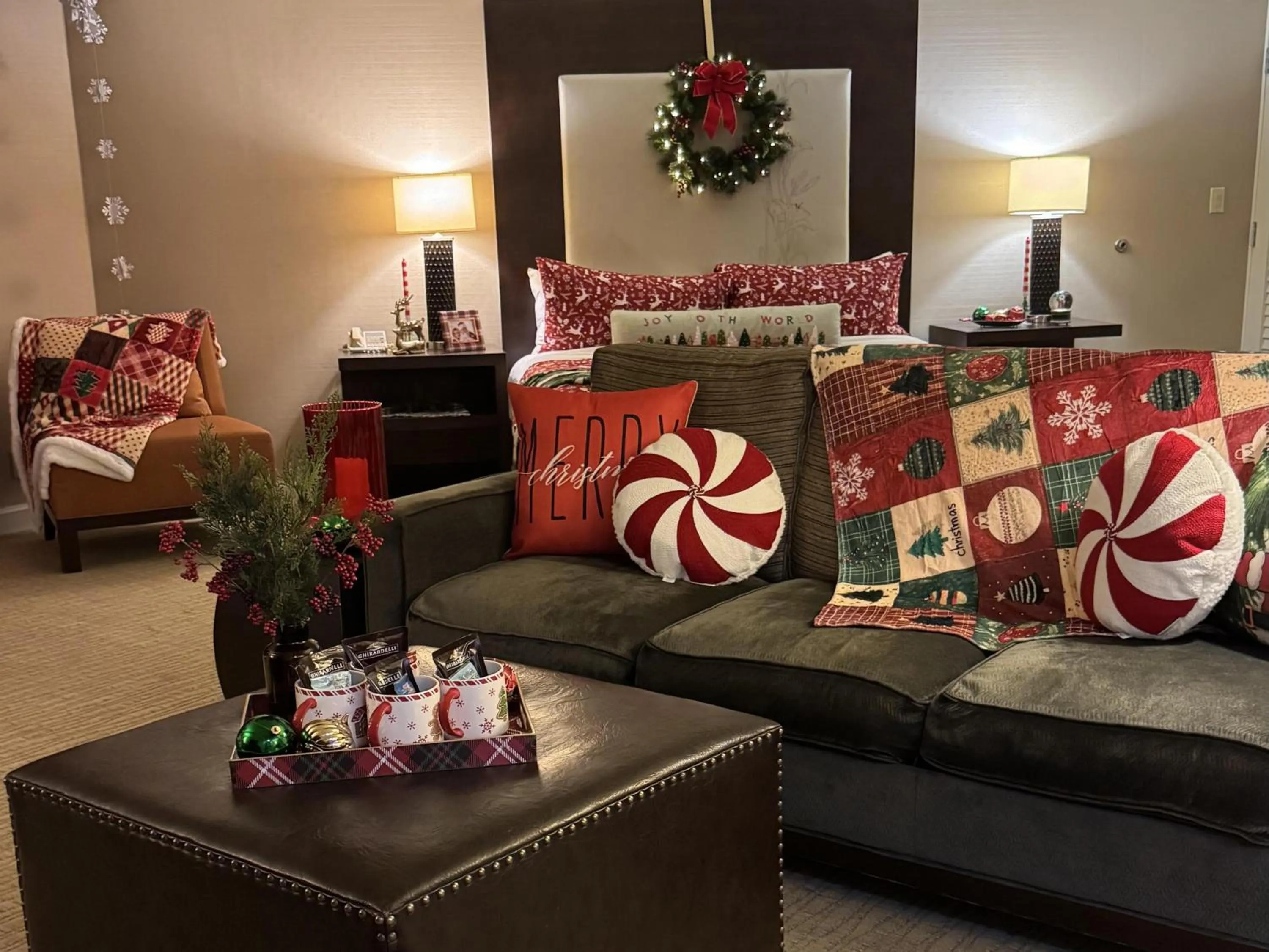 Living room in DoubleTree by Hilton Sonoma Wine Country