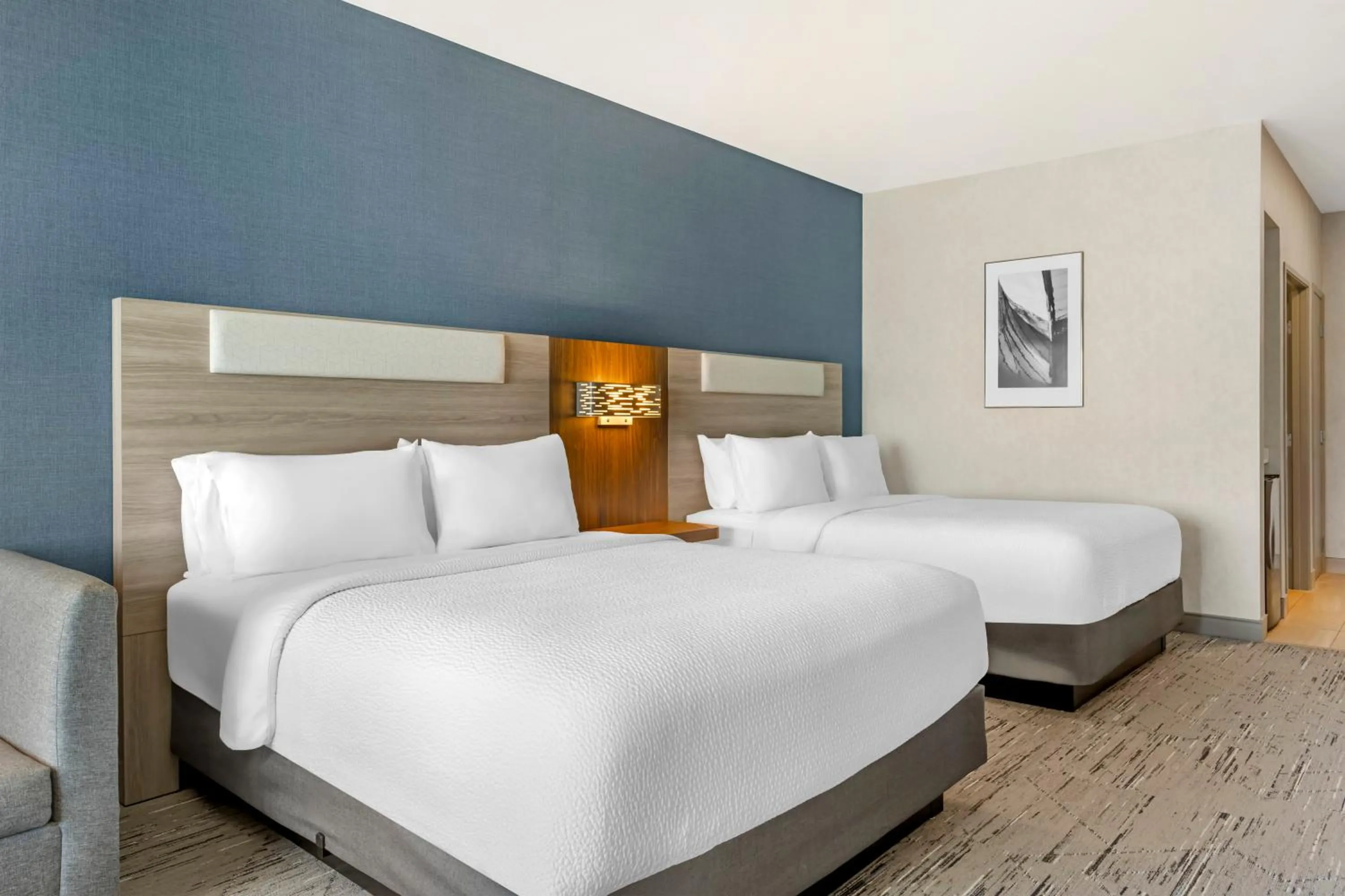 Bed in Holiday Inn Express Hotel & Suites Astoria by IHG