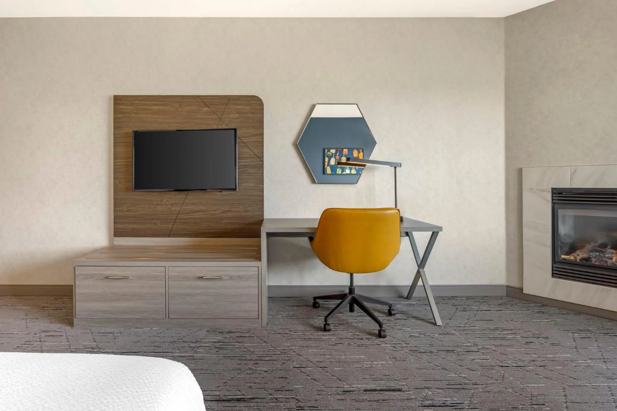 Photo of the whole room in Holiday Inn Express Hotel & Suites Astoria by IHG