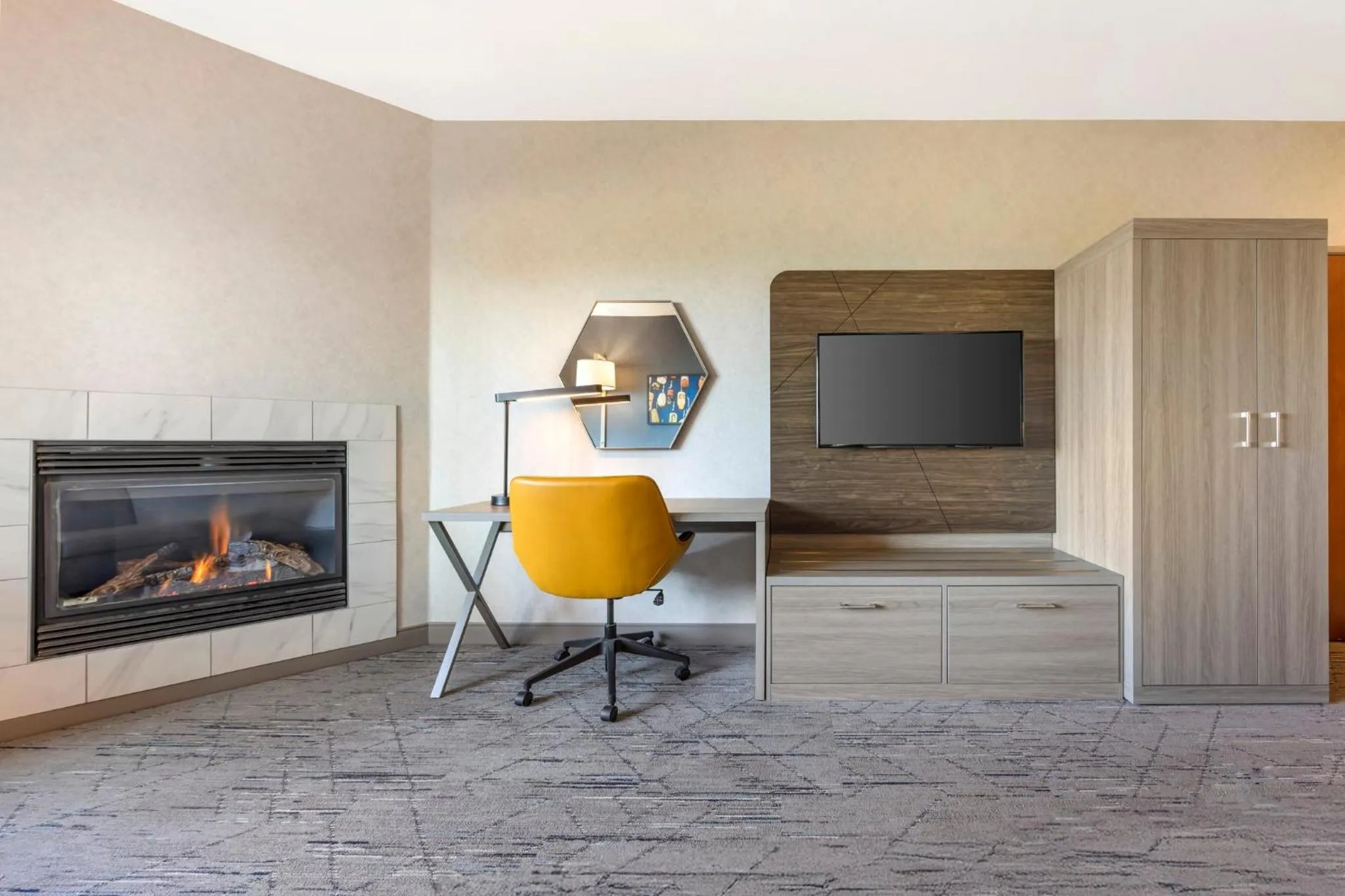 Photo of the whole room in Holiday Inn Express Hotel & Suites Astoria by IHG