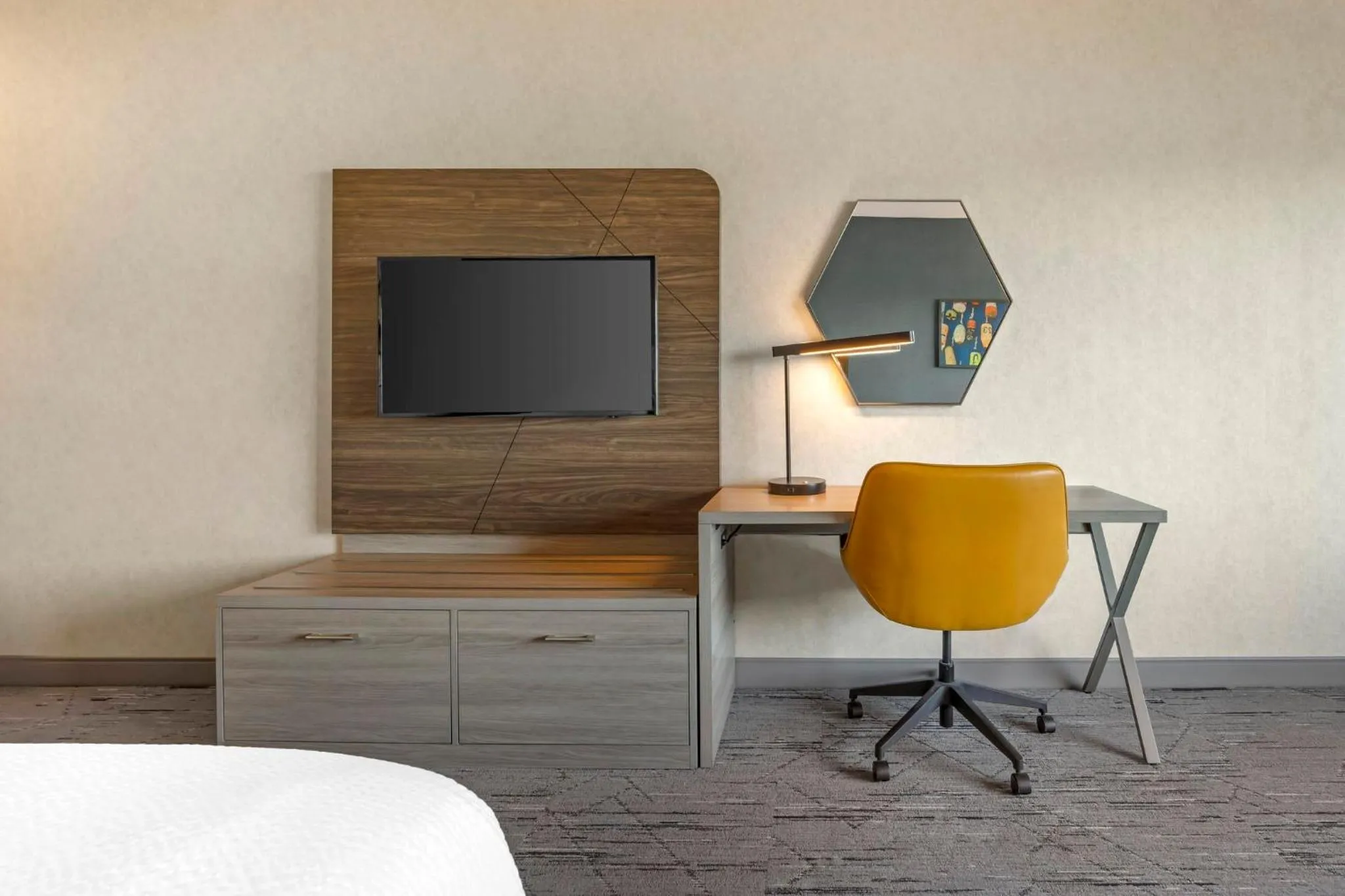 Photo of the whole room in Holiday Inn Express Hotel & Suites Astoria by IHG