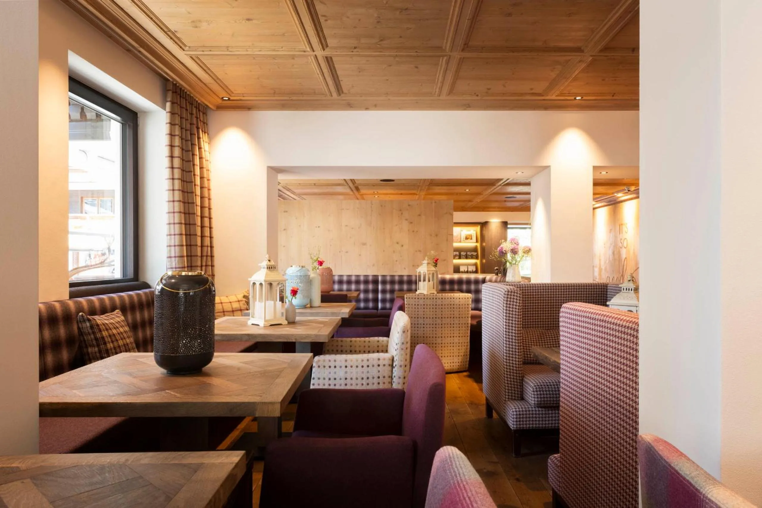 Restaurant/places to eat in Hotel Sandhof