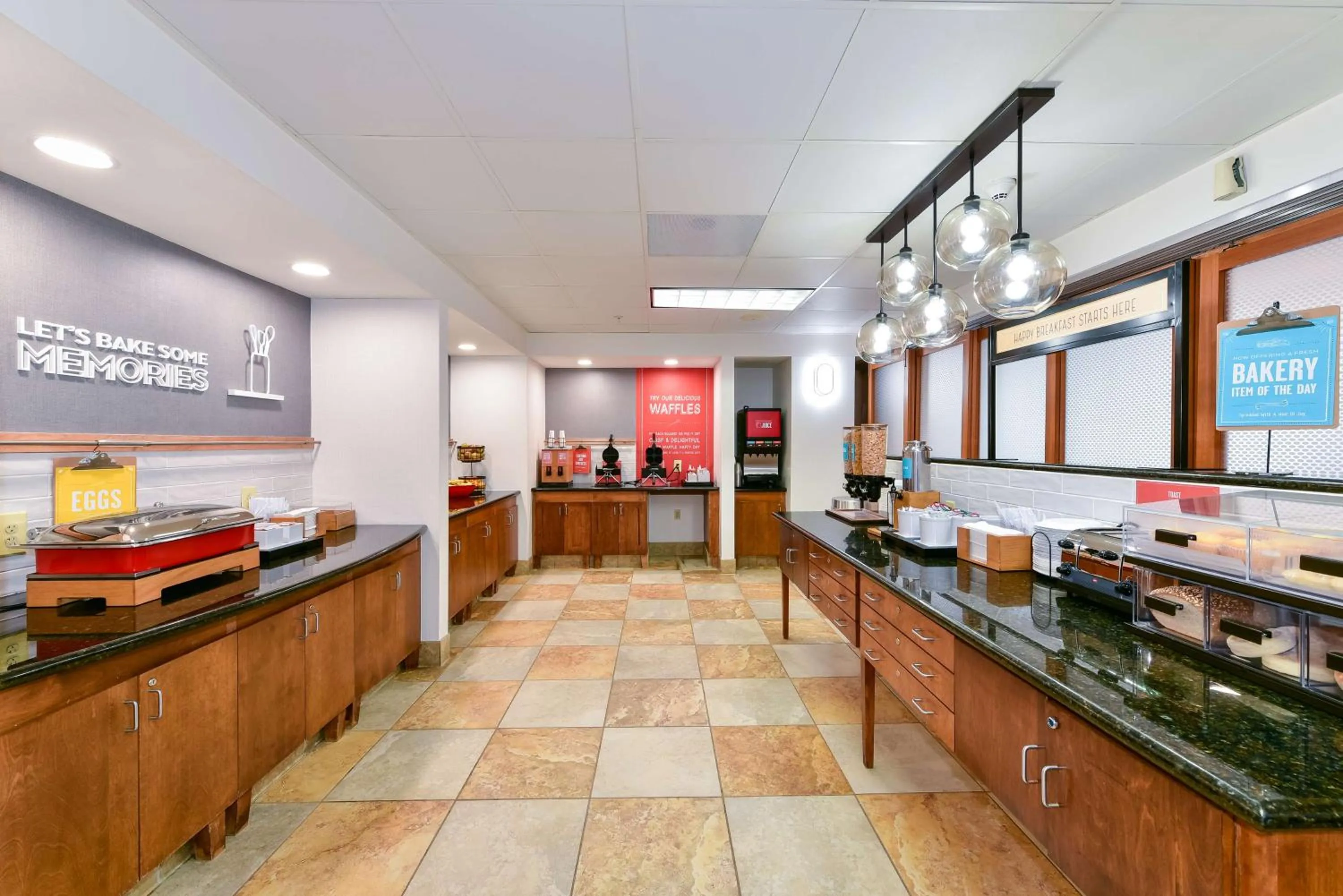 Breakfast in Hampton Inn & Suites Pittsburg