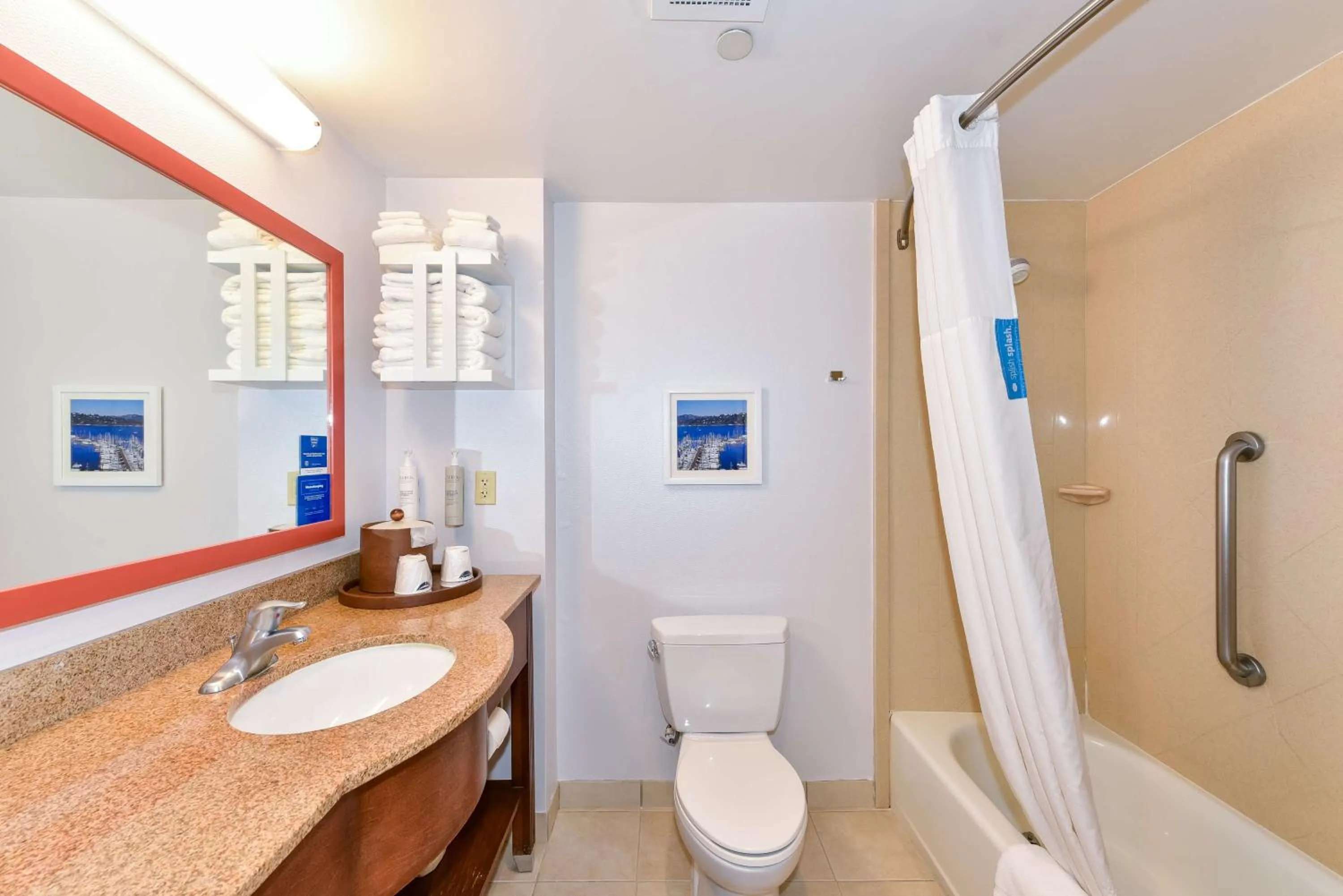 Bathroom in Hampton Inn & Suites Pittsburg