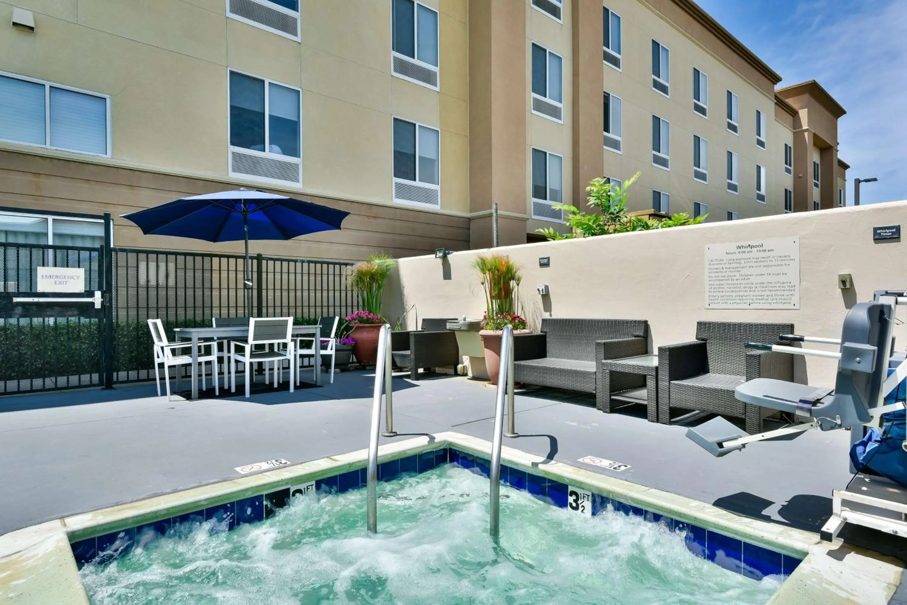 Sports in Hampton Inn & Suites Pittsburg