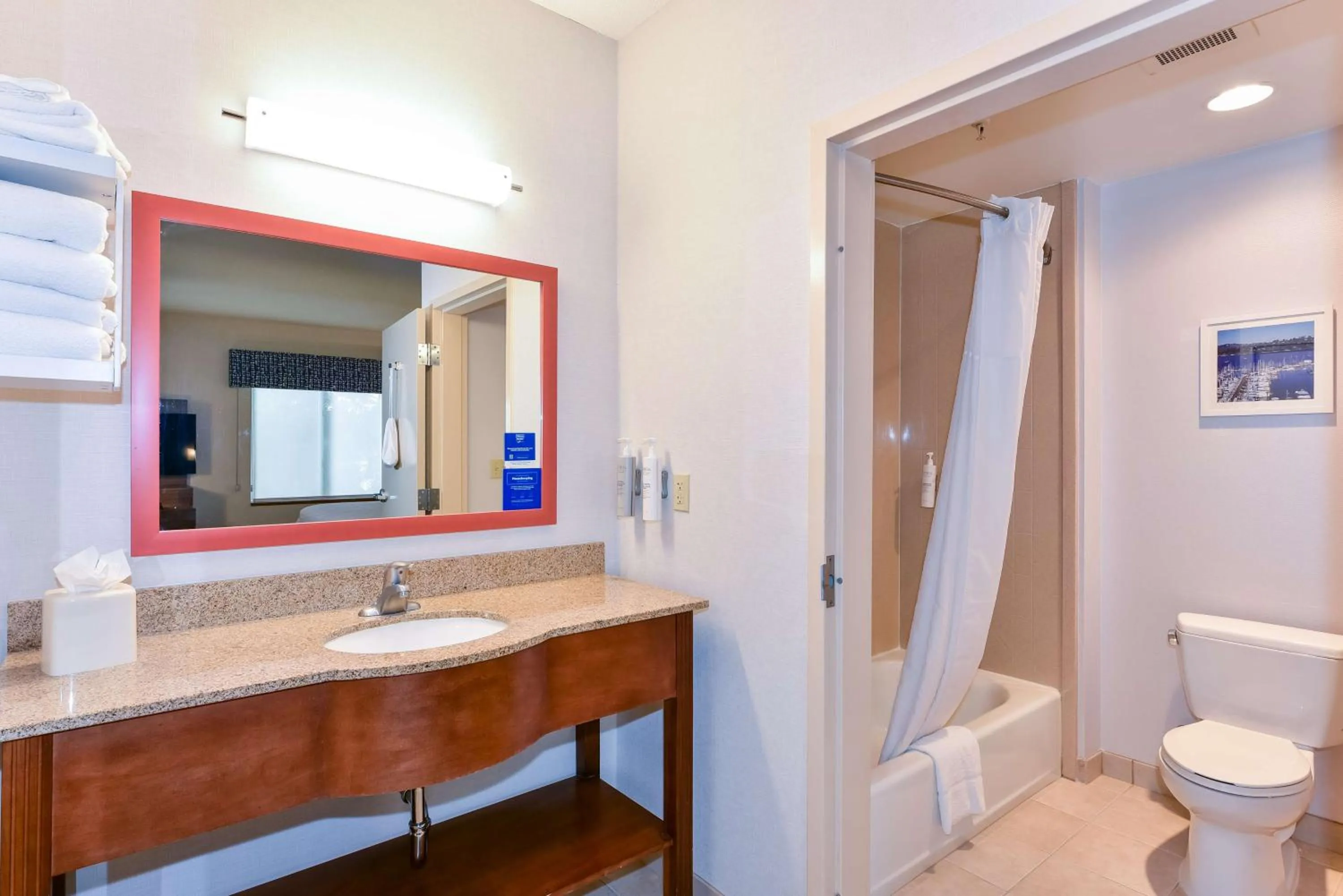 Bathroom in Hampton Inn & Suites Pittsburg