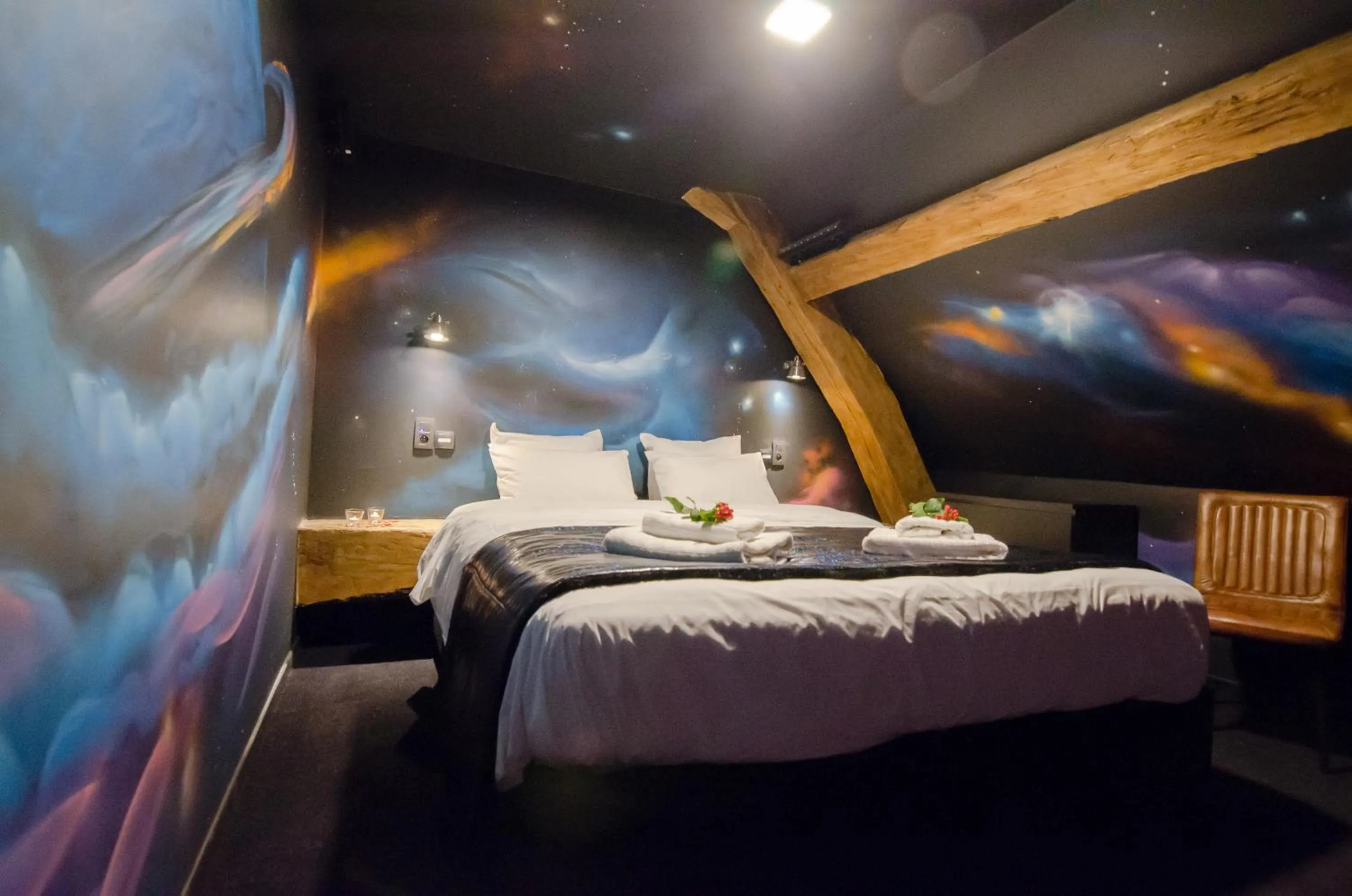 Bed in River Lodge Hotel Insolite