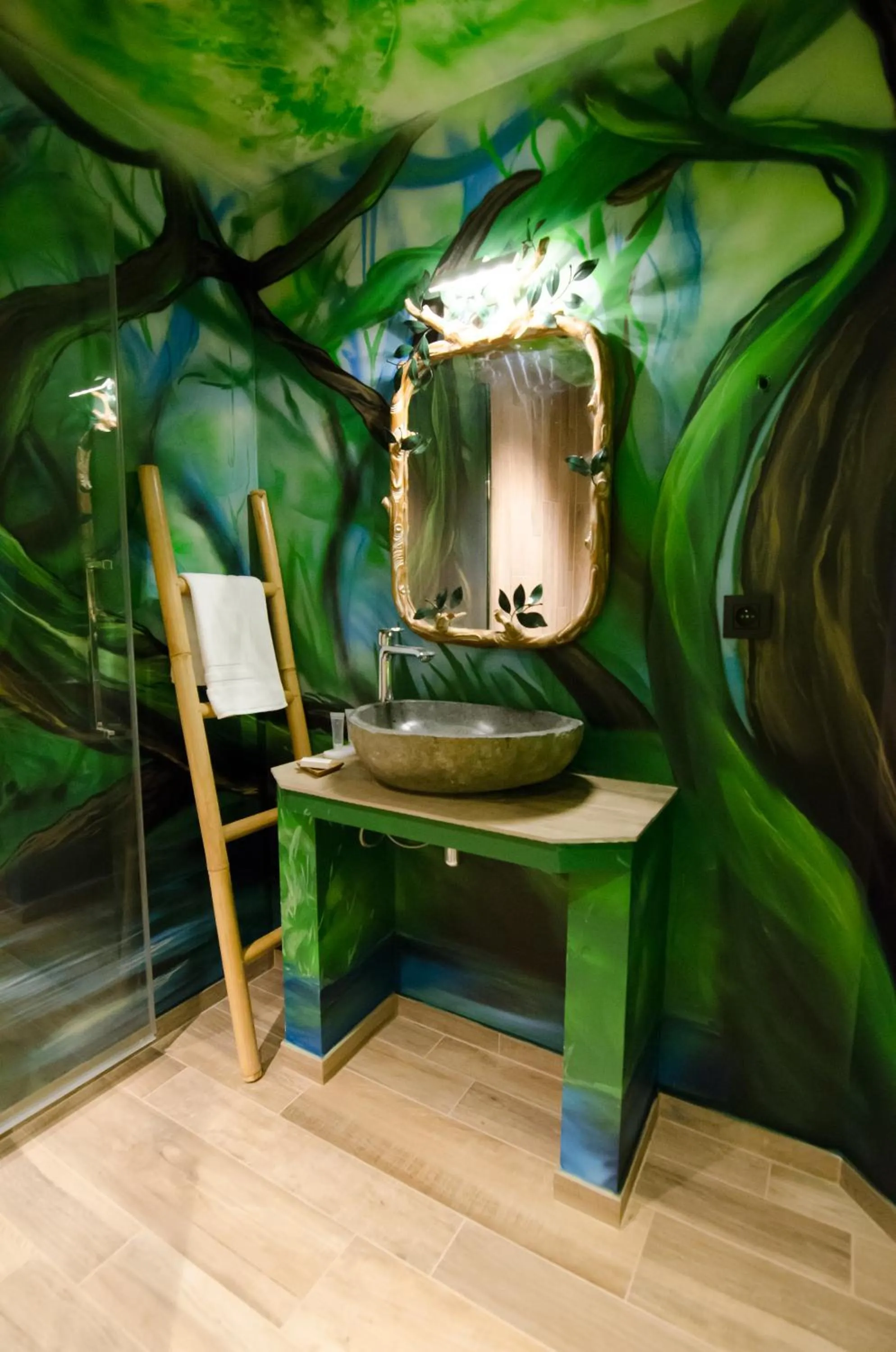 Bathroom in River Lodge Hotel Insolite