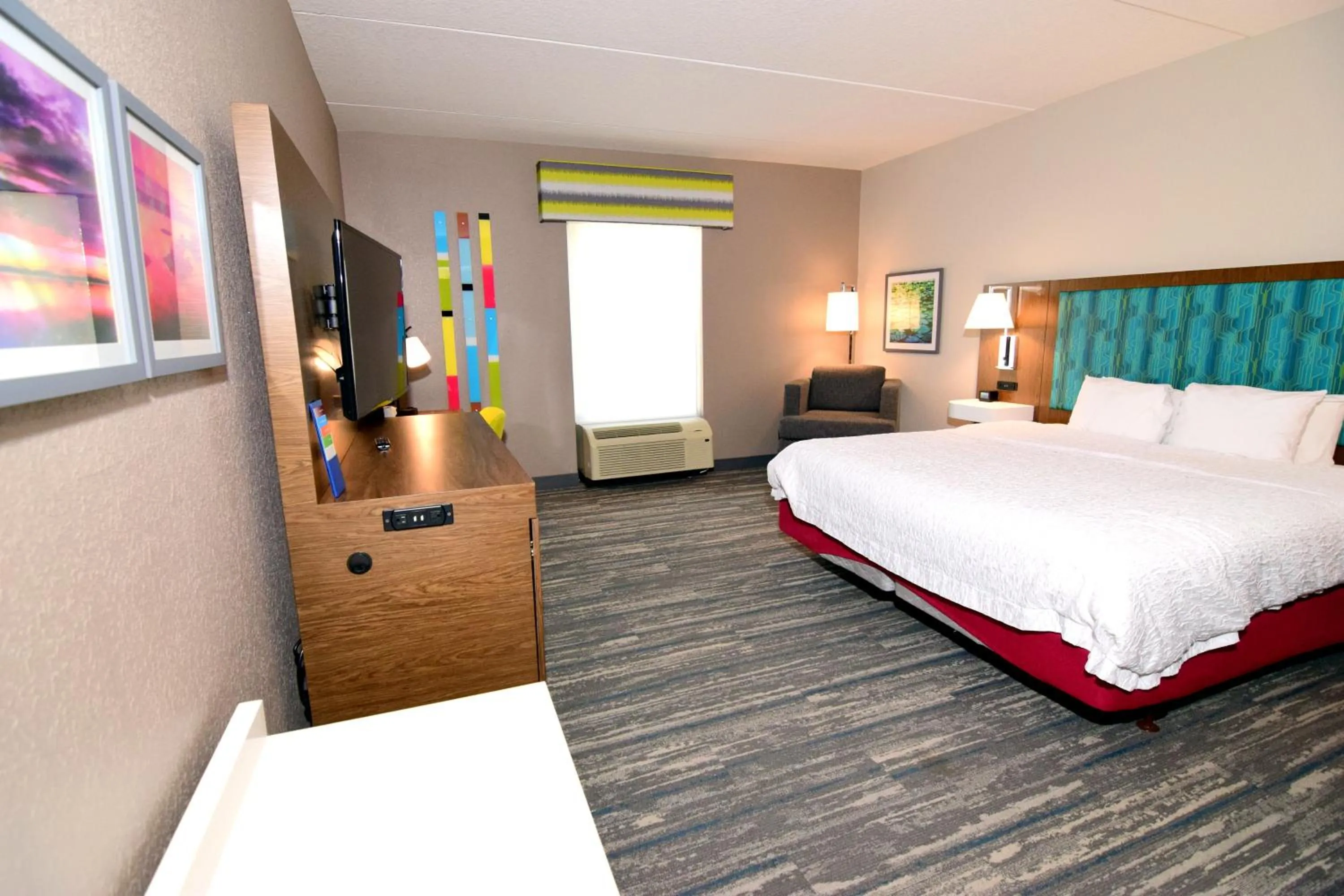 Photo of the whole room, Bed in Hampton Inn Leesburg Tavares