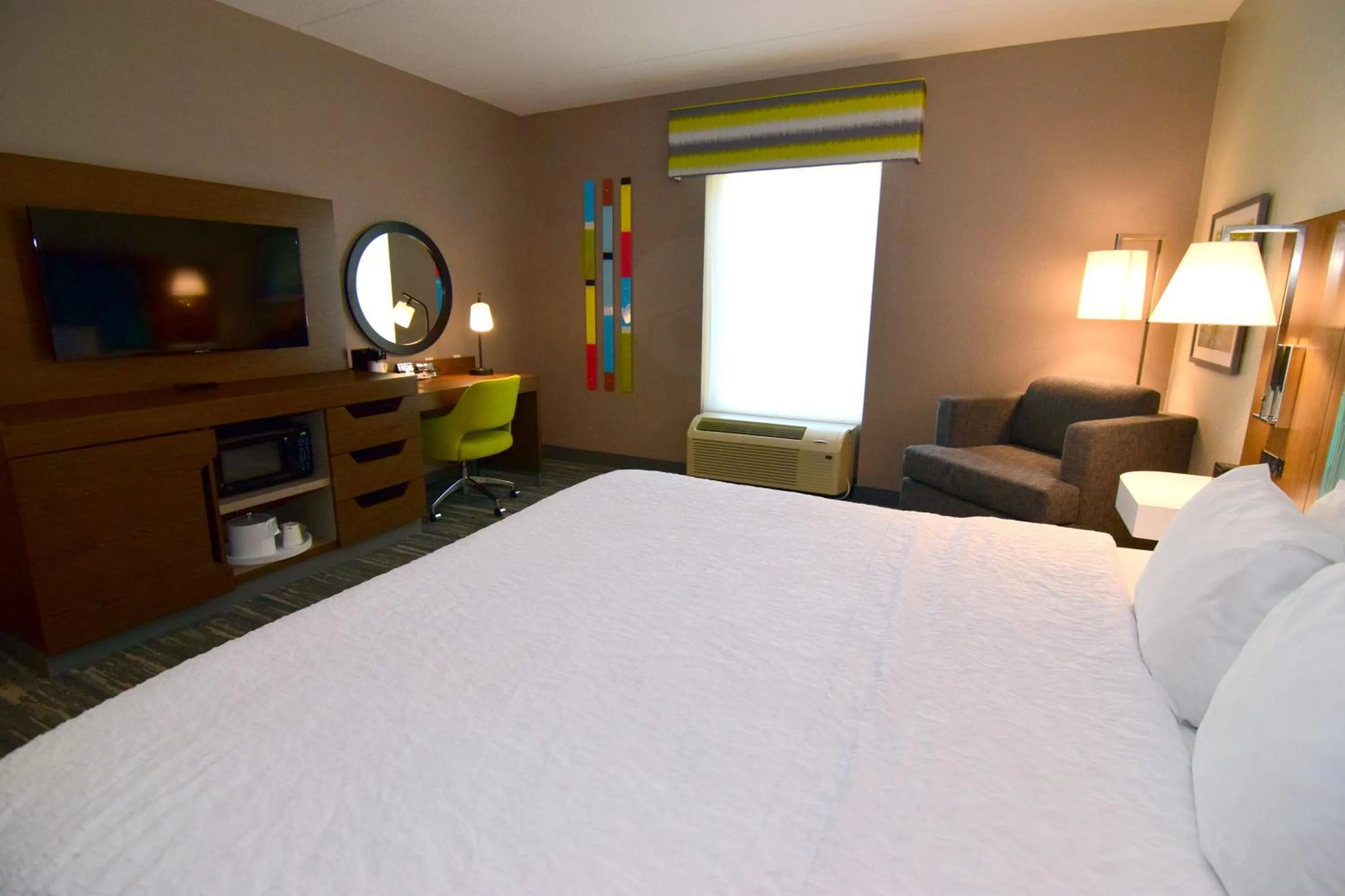 Photo of the whole room, Bed in Hampton Inn Leesburg Tavares