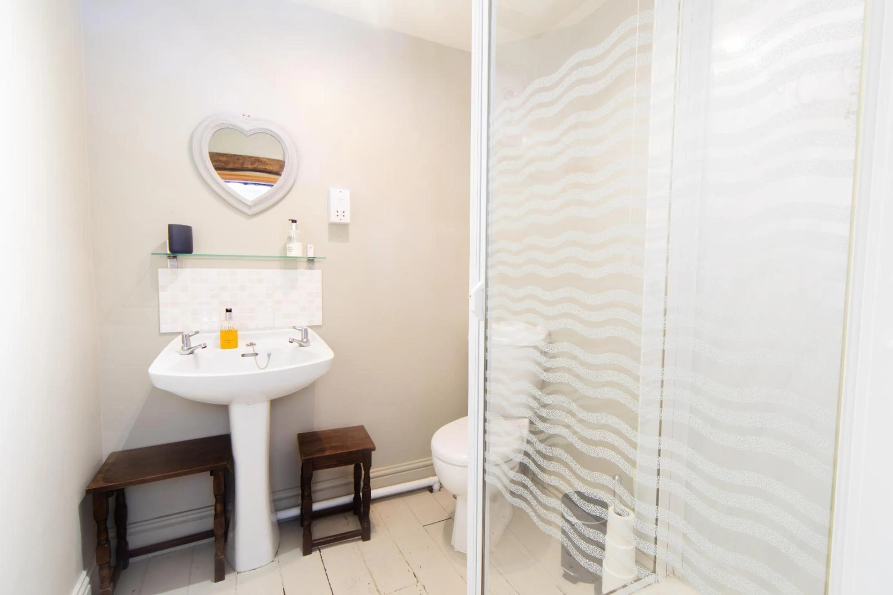 Bathroom in The Harnser, Cley