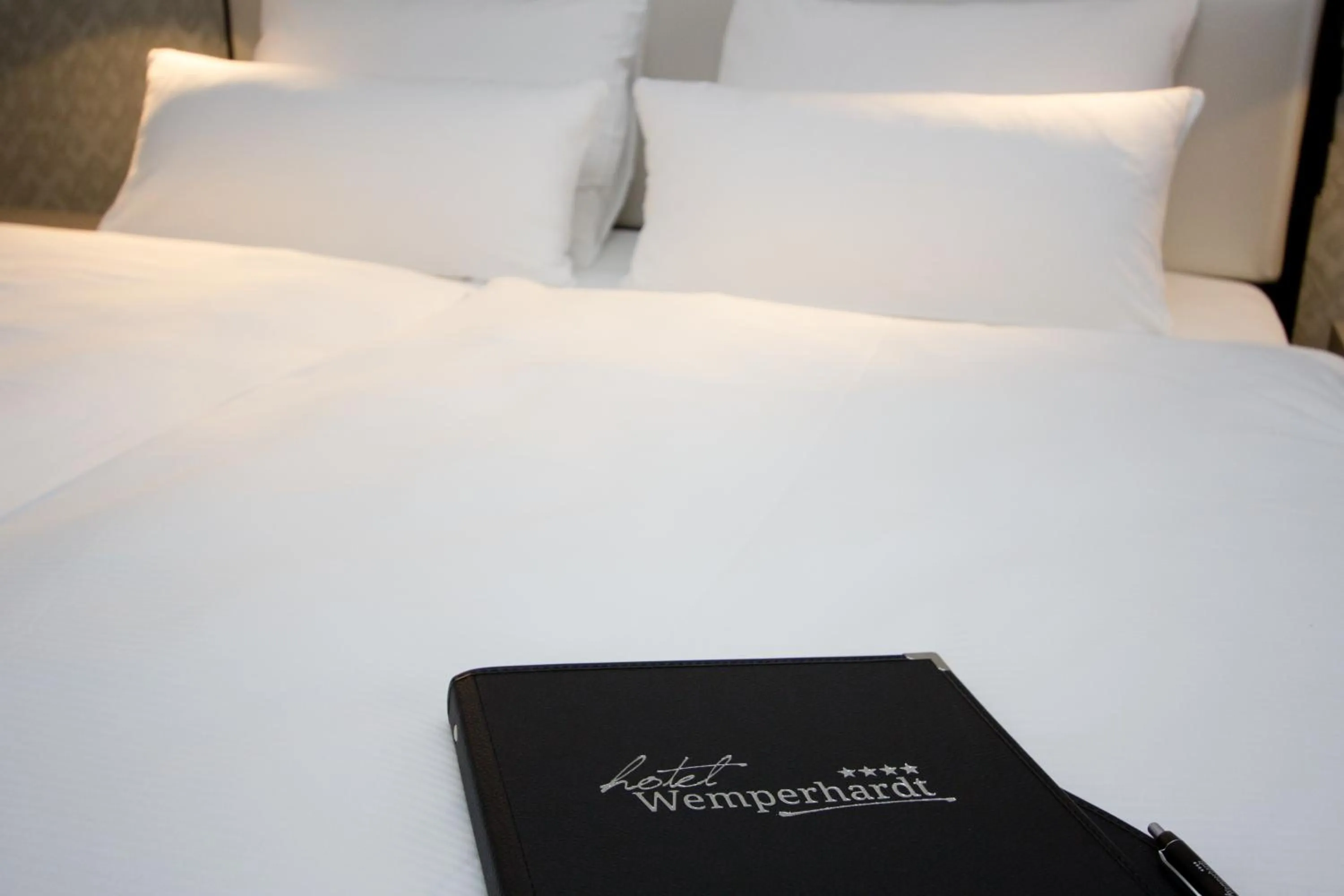Bed in Hotel Wemperhardt