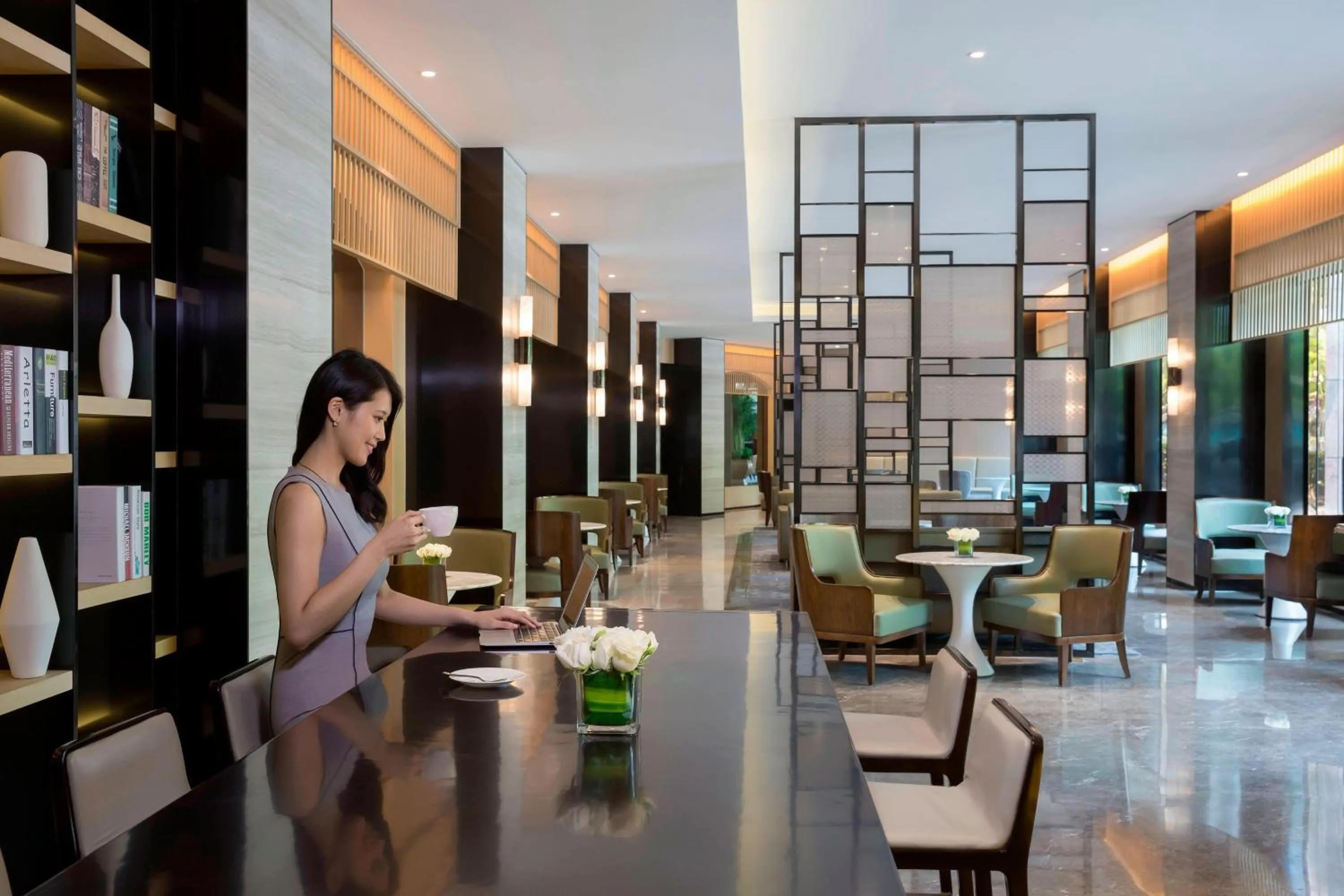 Lounge or bar in Courtyard by Marriott Shanghai Fengxian