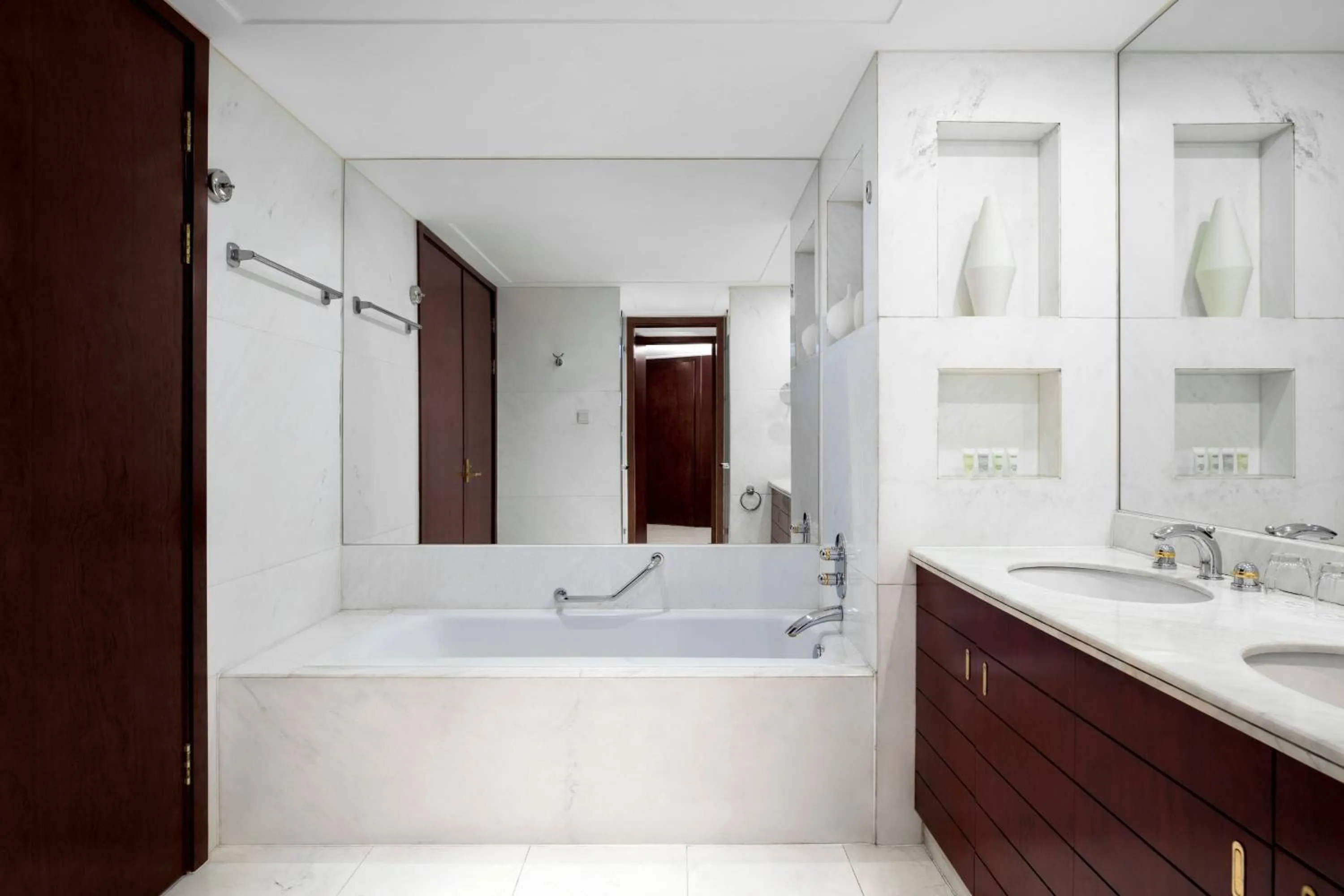Bathroom in Courtyard by Marriott Shanghai Fengxian