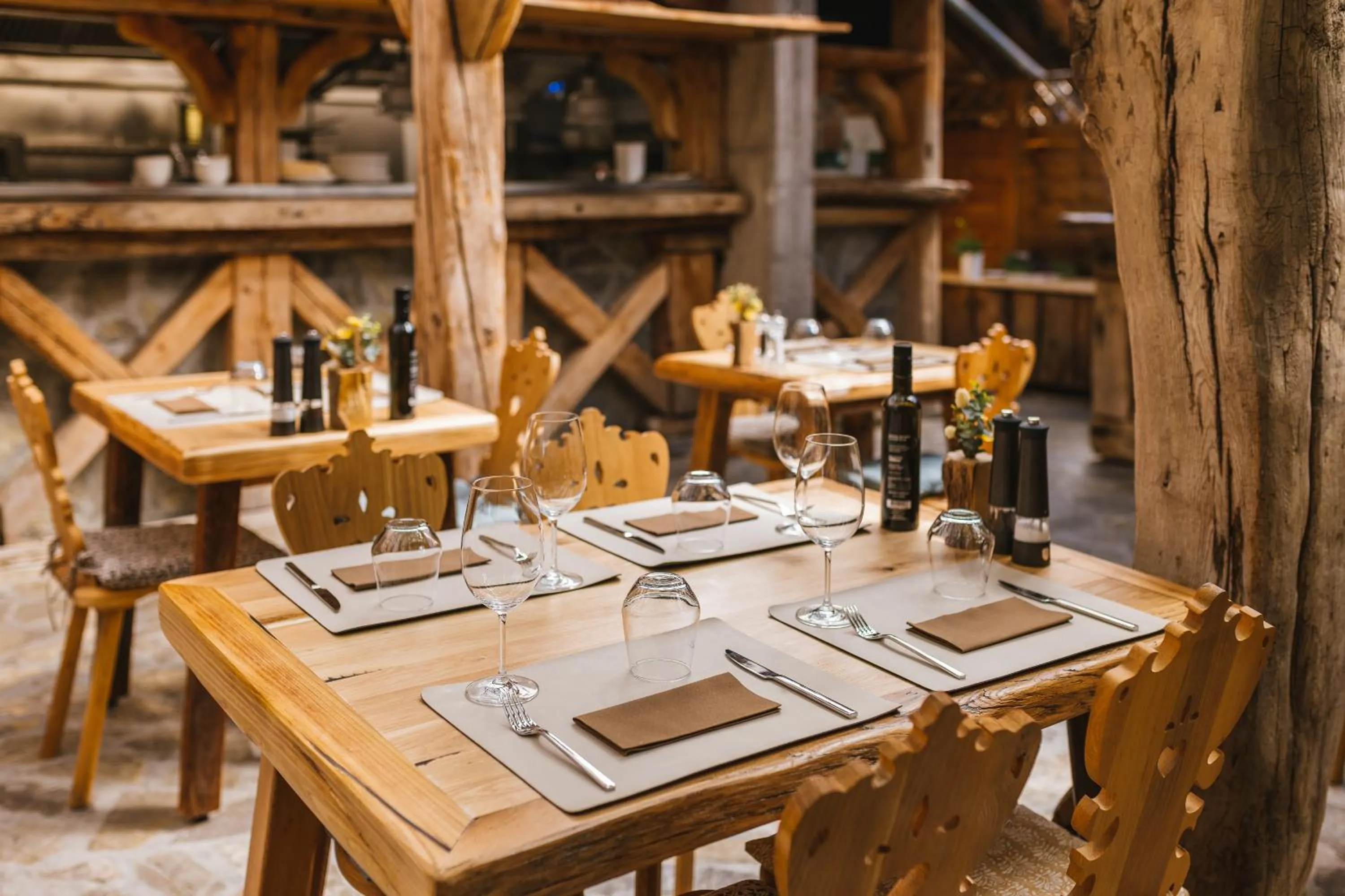 Restaurant/places to eat in Old Bled House