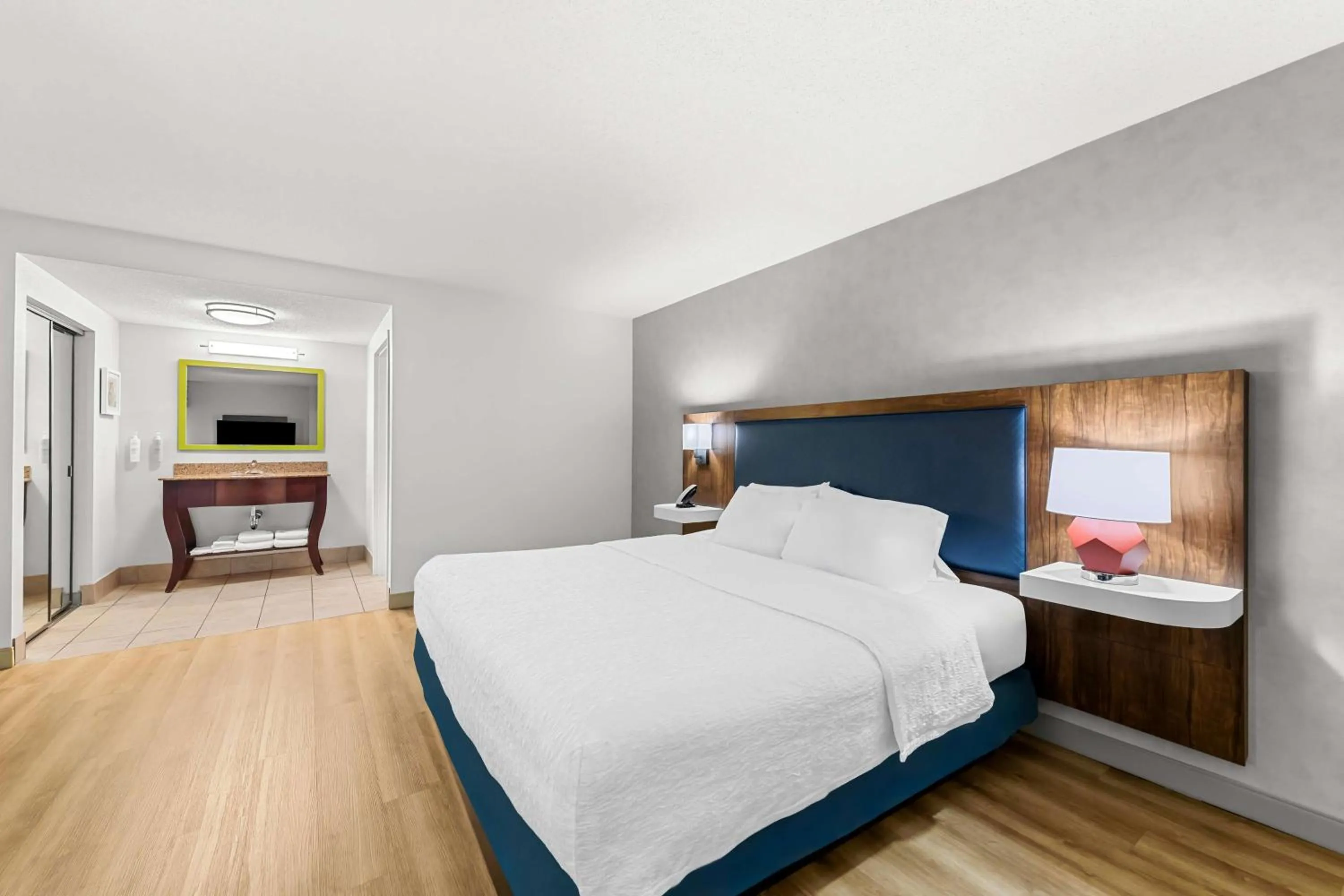 Bed in Hampton Inn Chattanooga-North