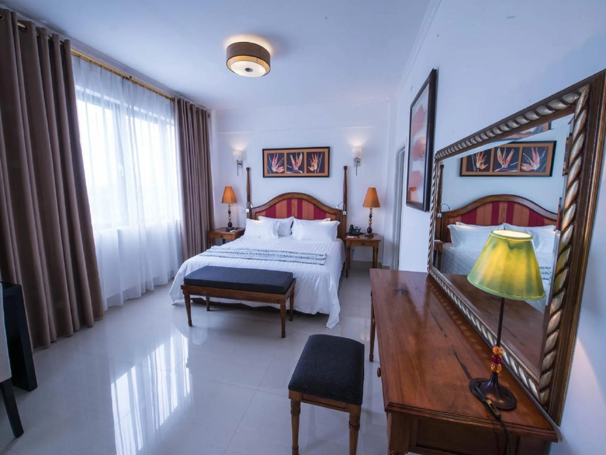 Bedroom, Bed in Palms Hotel