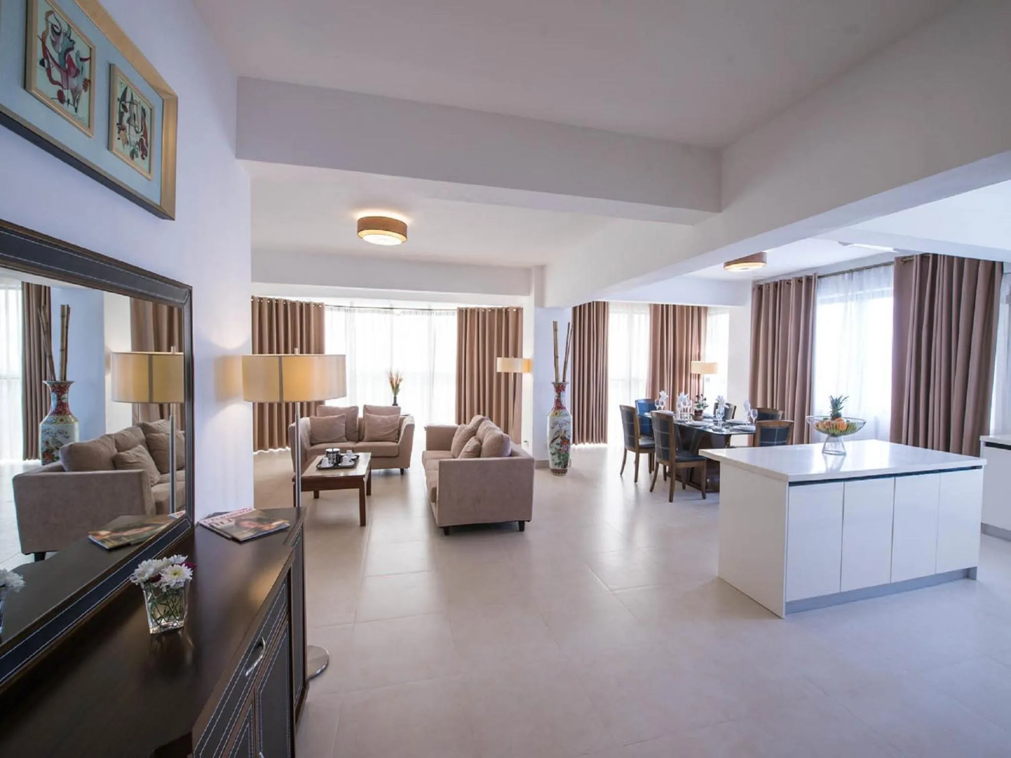 Living room in Palms Hotel