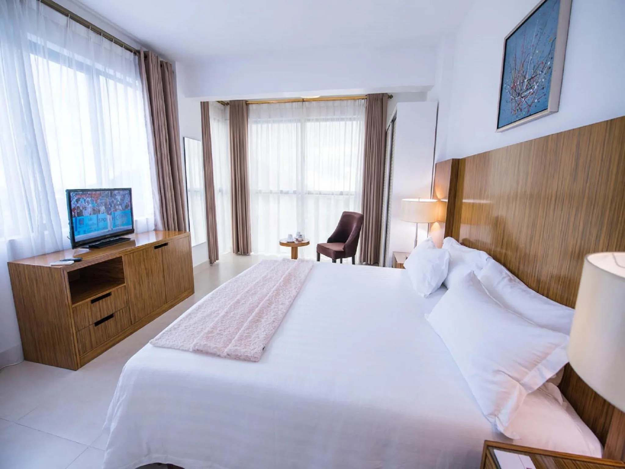 Bedroom, Bed in Palms Hotel