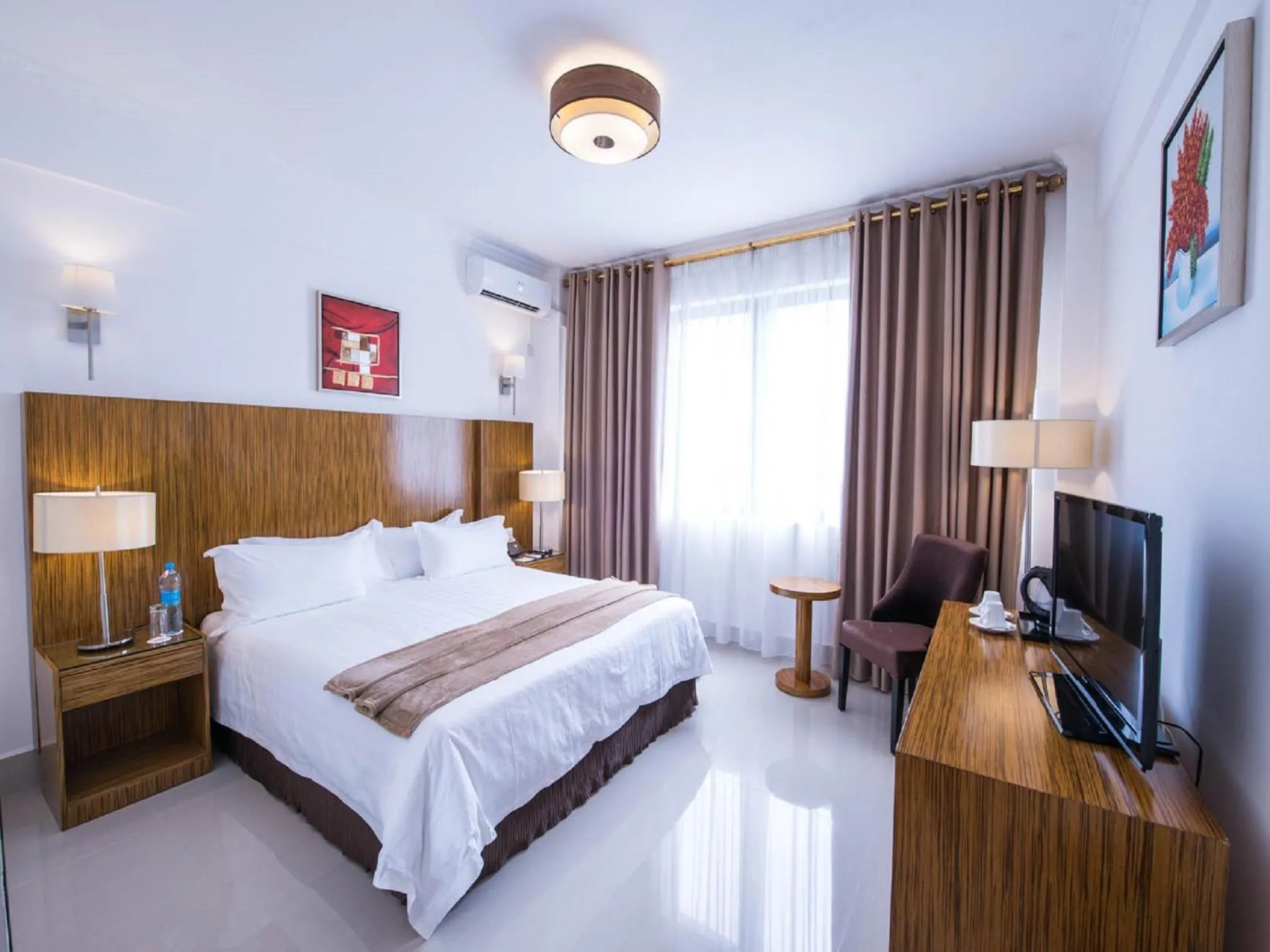 Bedroom, Bed in Palms Hotel