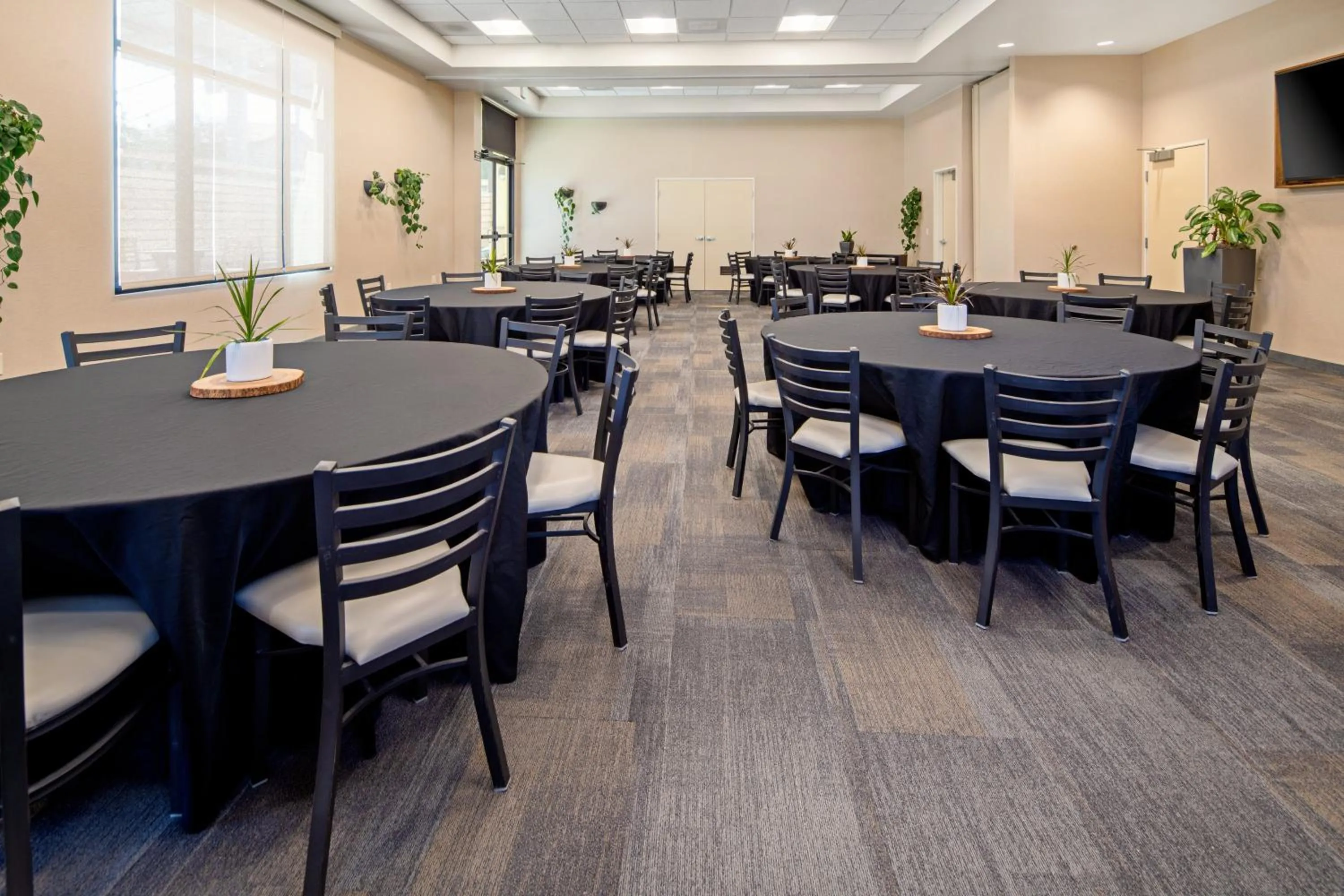 Banquet/Function facilities in Holiday Inn Express Hotel & Suites Atascadero by IHG