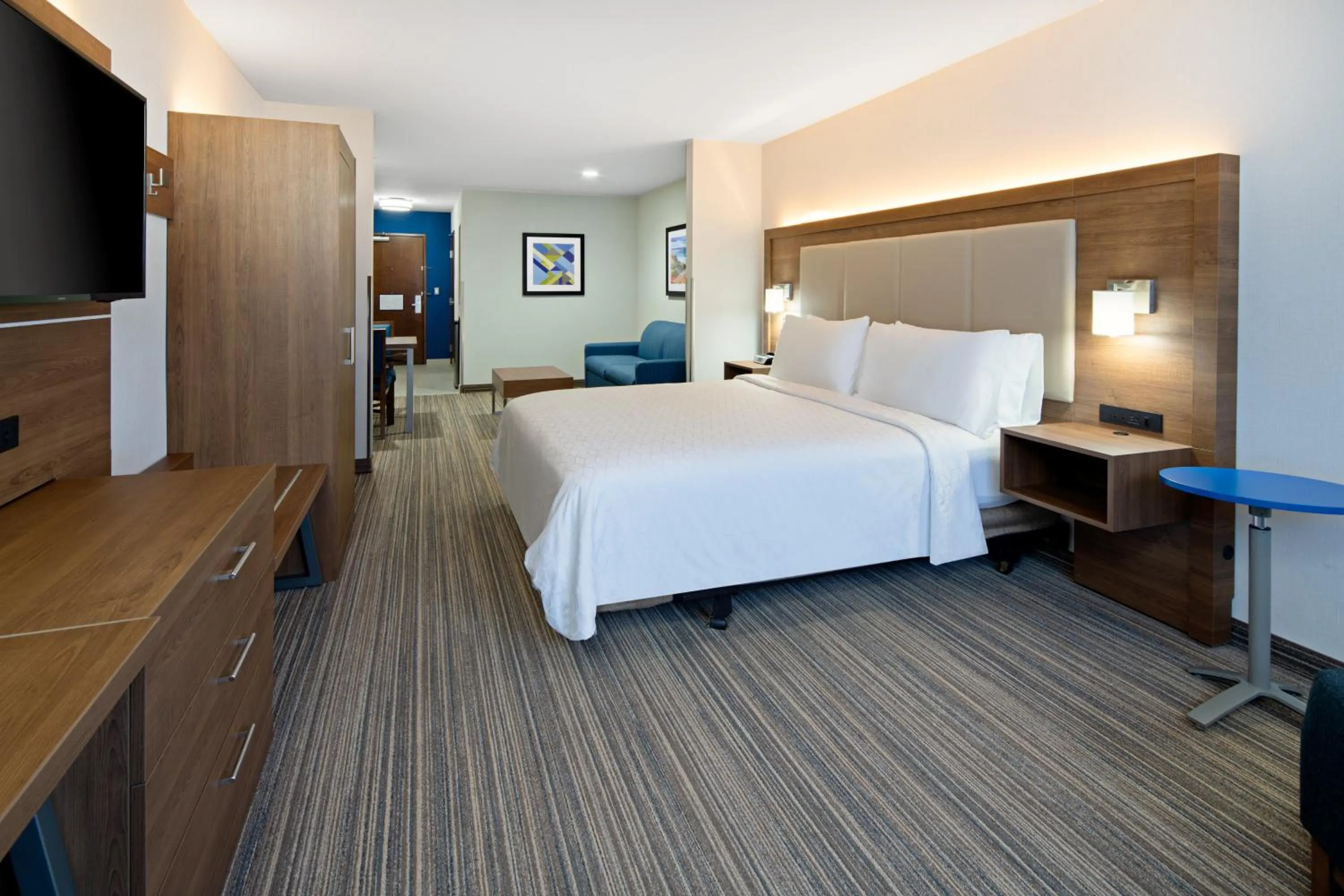 Bedroom, Bed in Holiday Inn Express Hotel & Suites Atascadero by IHG