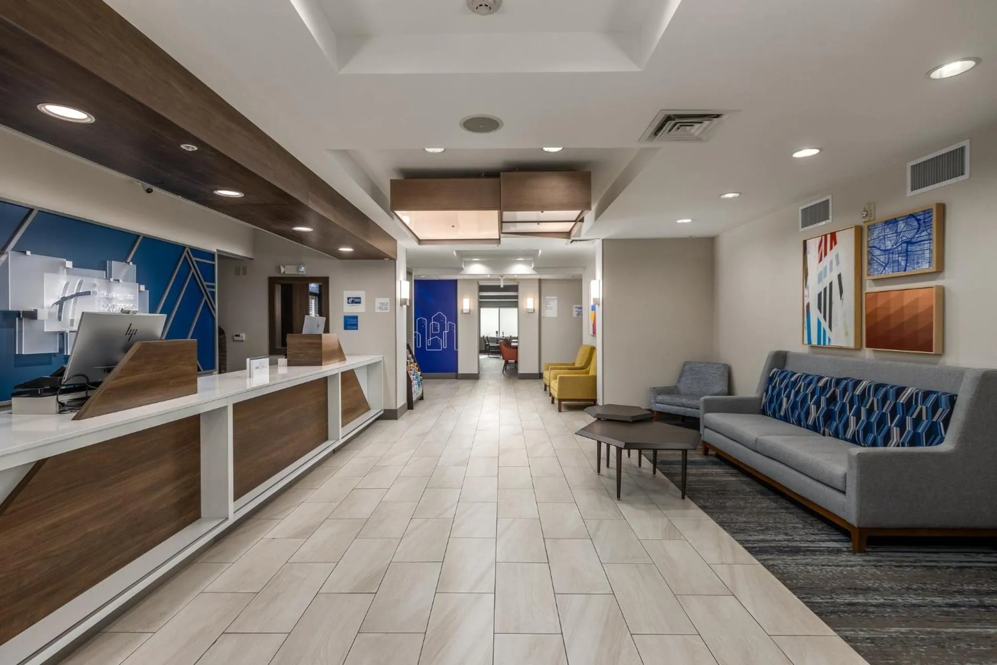 Property building in Holiday Inn Express Hotel & Suites Vancouver Mall-Portland Area by IHG